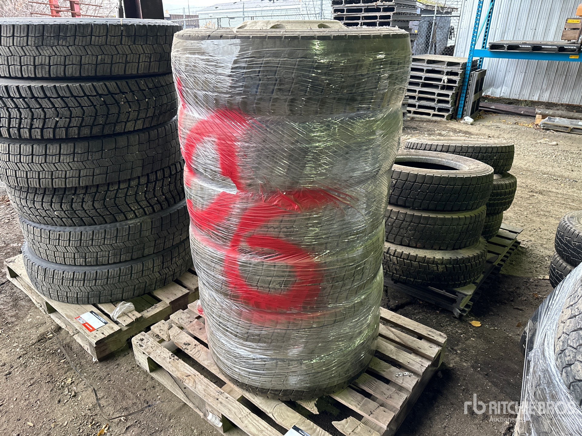 General Appearance with Bild, Ecke vorne links