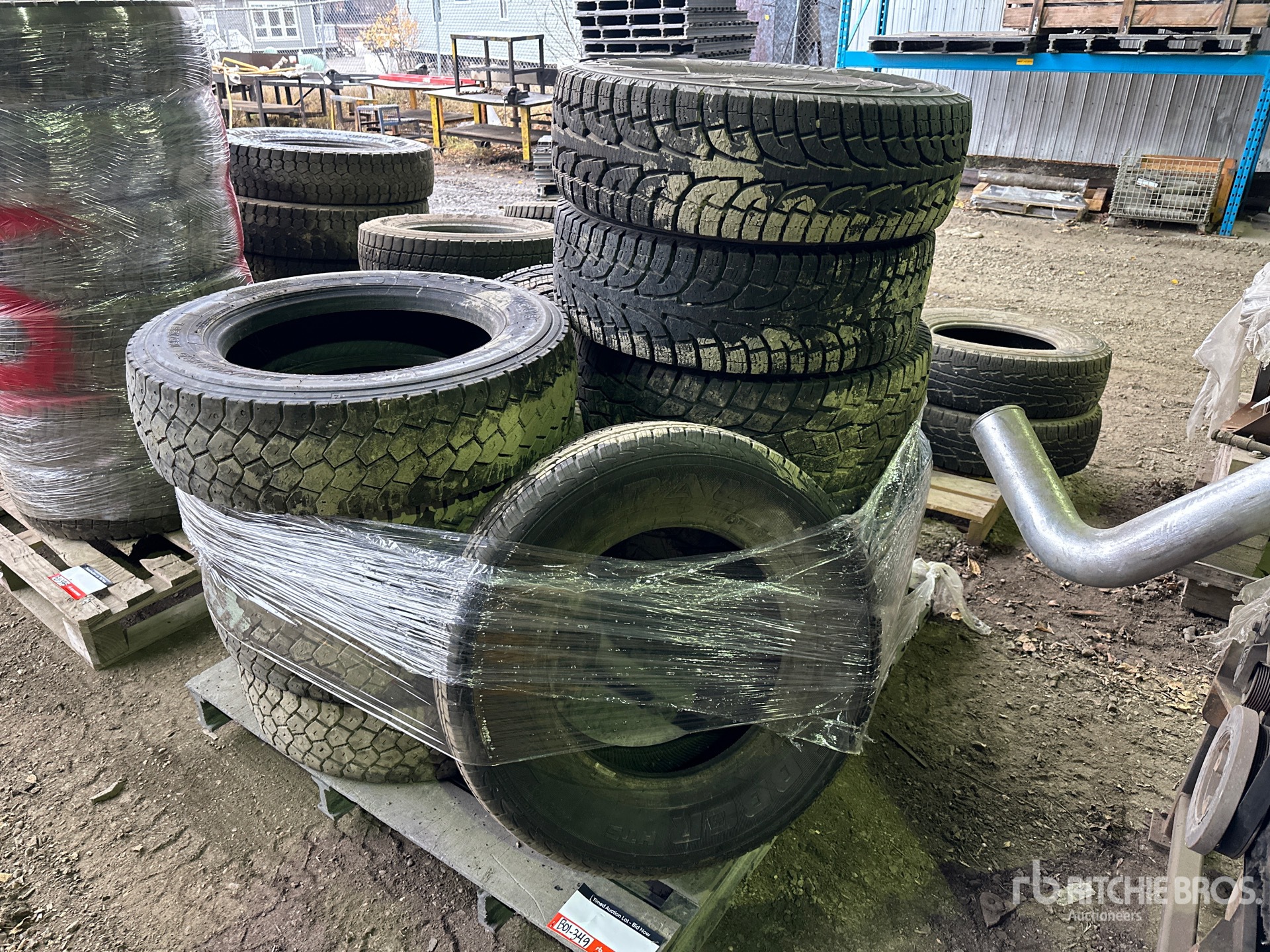 General Appearance with Bild, Ecke vorne links