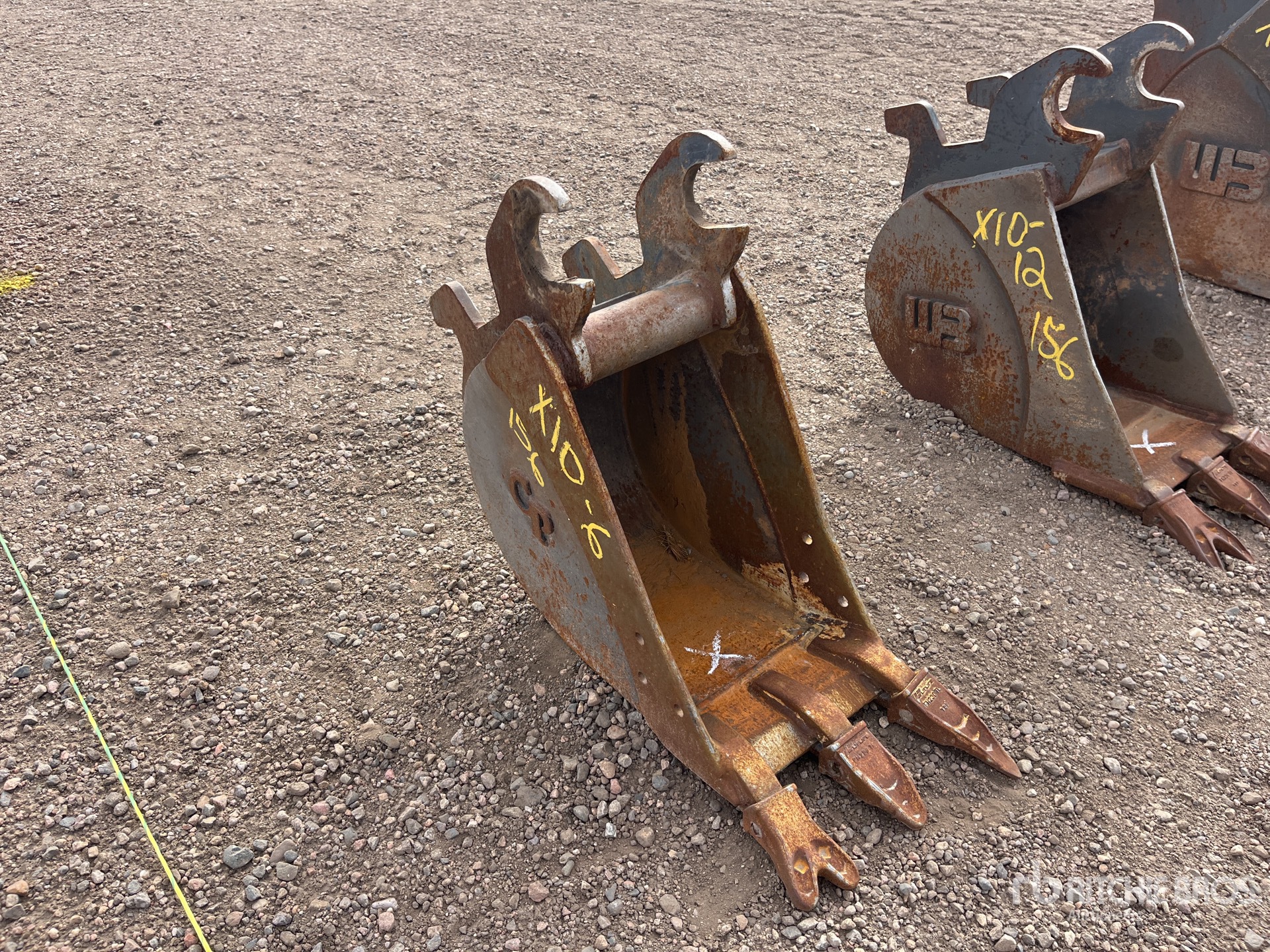 Aspect général with Image, coin avant droit