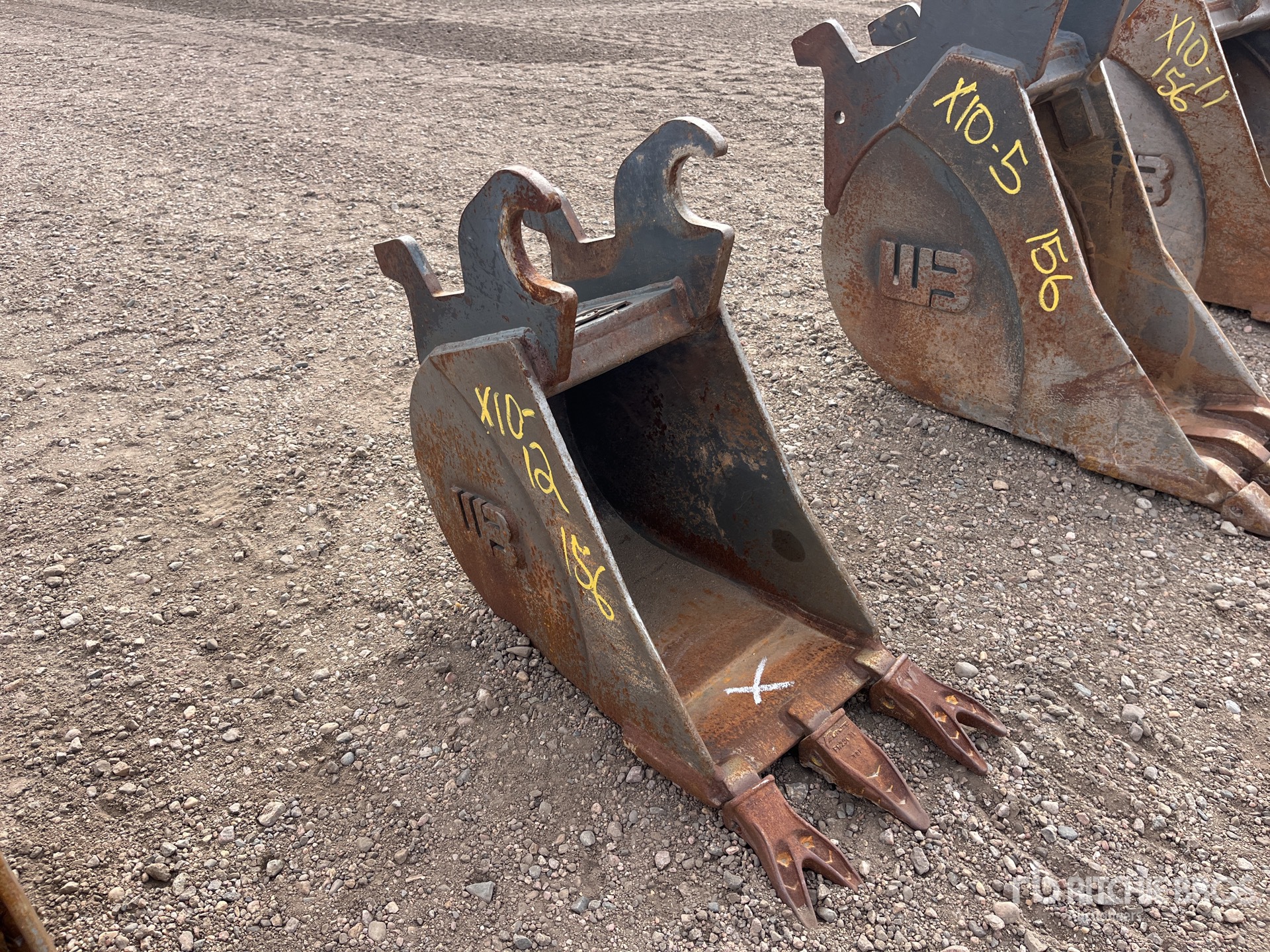 Aspect général with Image, coin avant droit