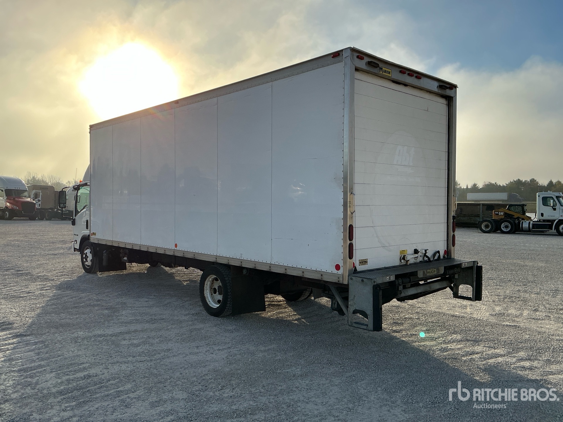 Aspect général with Image, coin arrière gauche