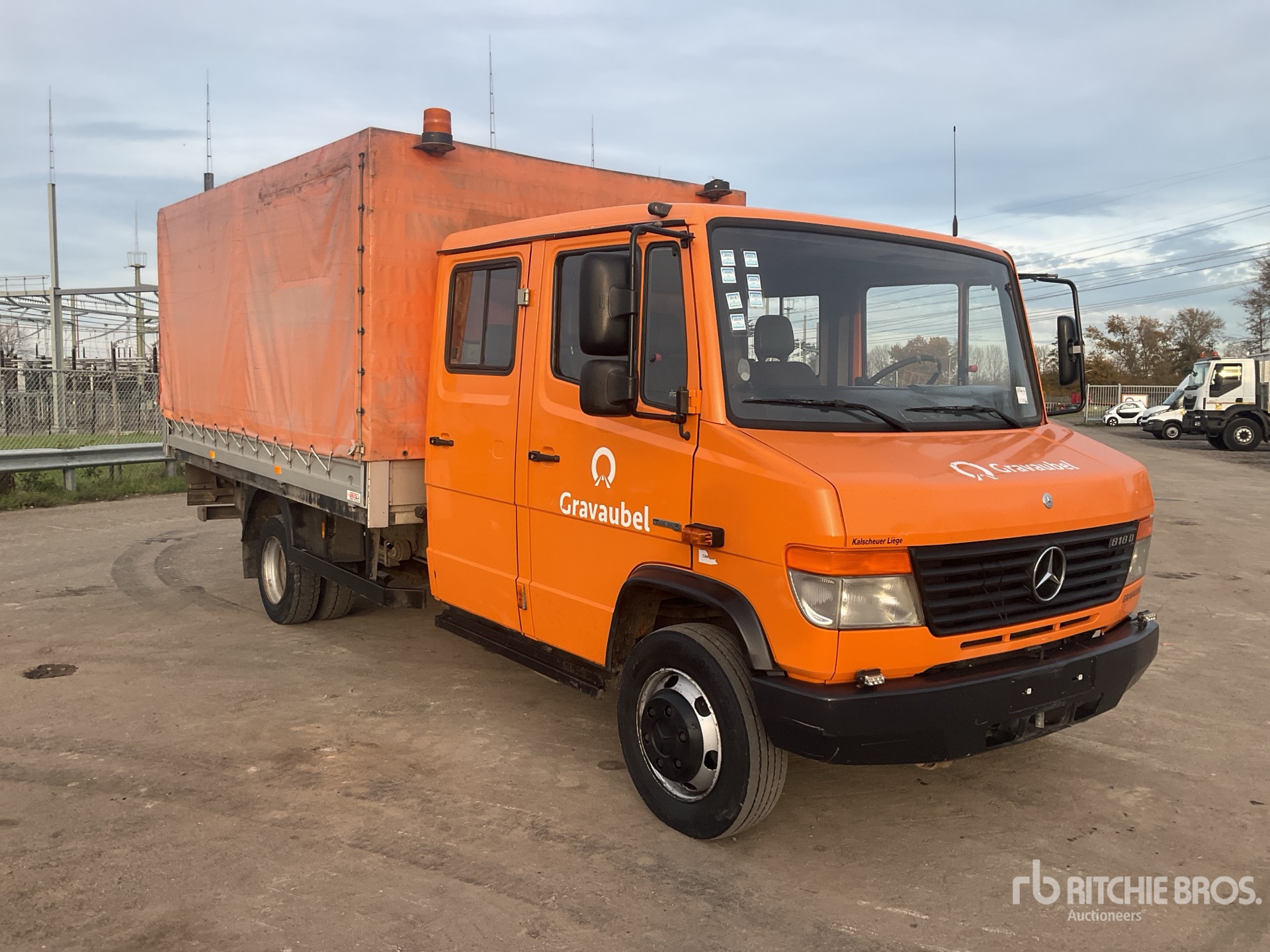 General Appearance with Bild, Ecke vorne rechts