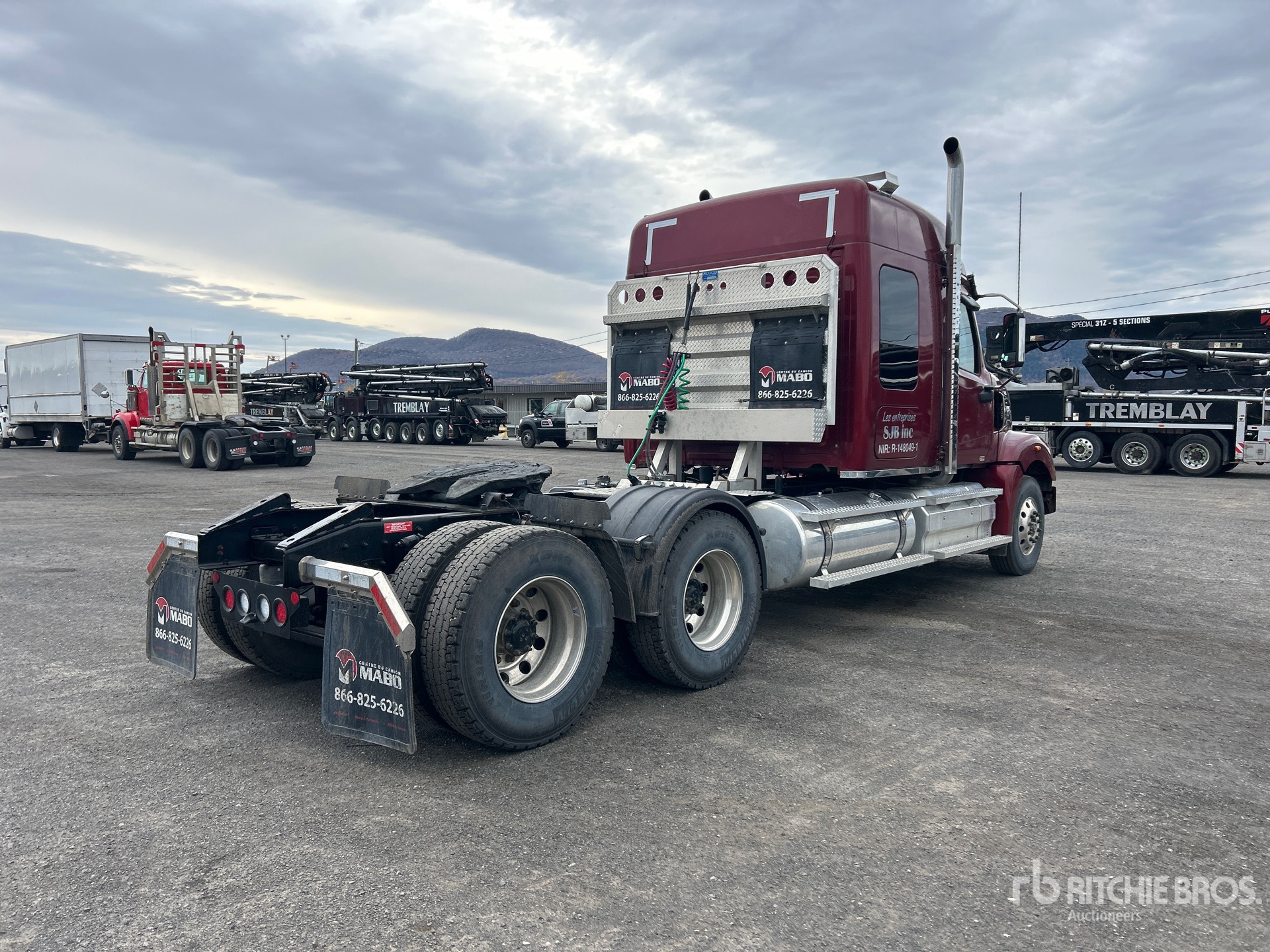 General Appearance with Foto, angolo anteriore sinistro