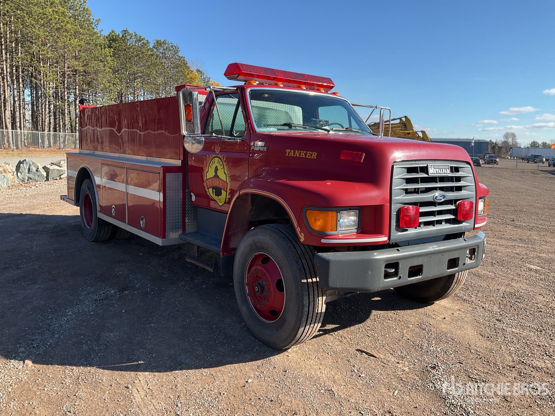 General Appearance with Picture, Right Front Corner