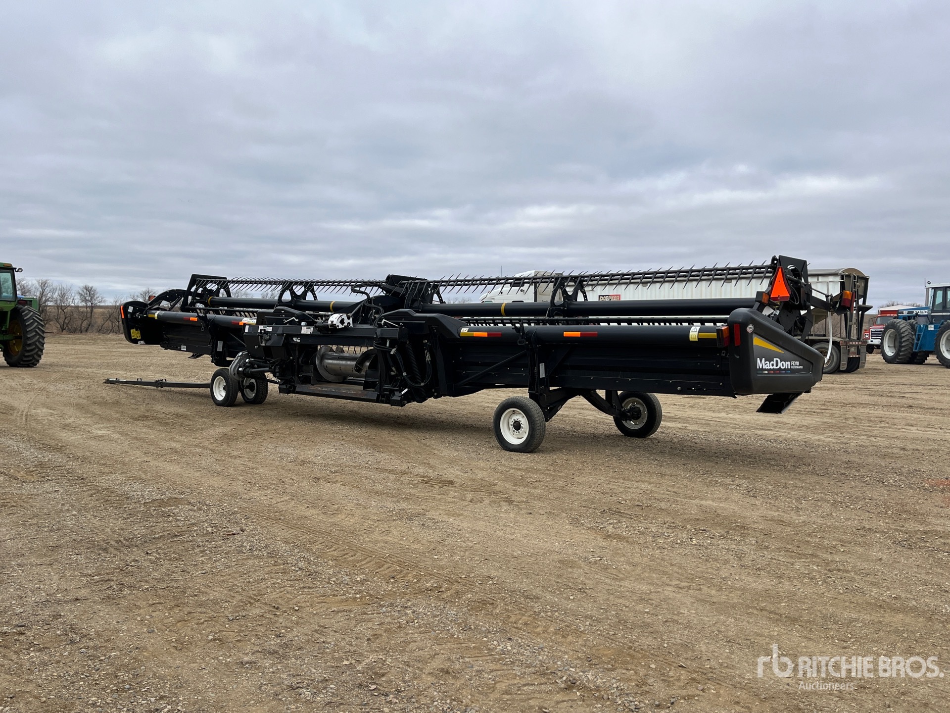 General Appearance with Foto, angolo anteriore sinistro