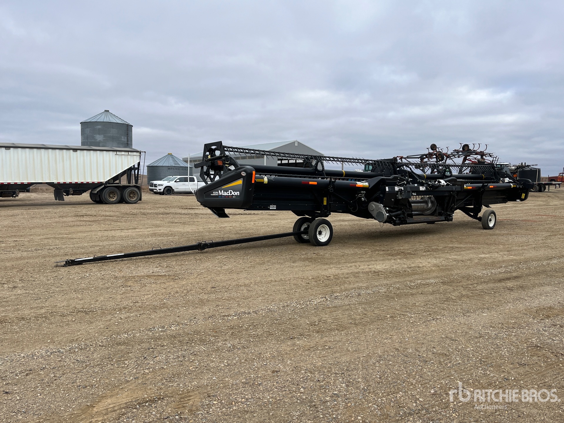 General Appearance with Foto, angolo posteriore sinistro