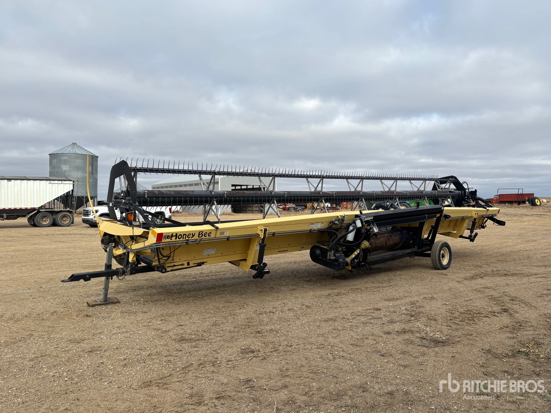 General Appearance with Foto, angolo posteriore sinistro