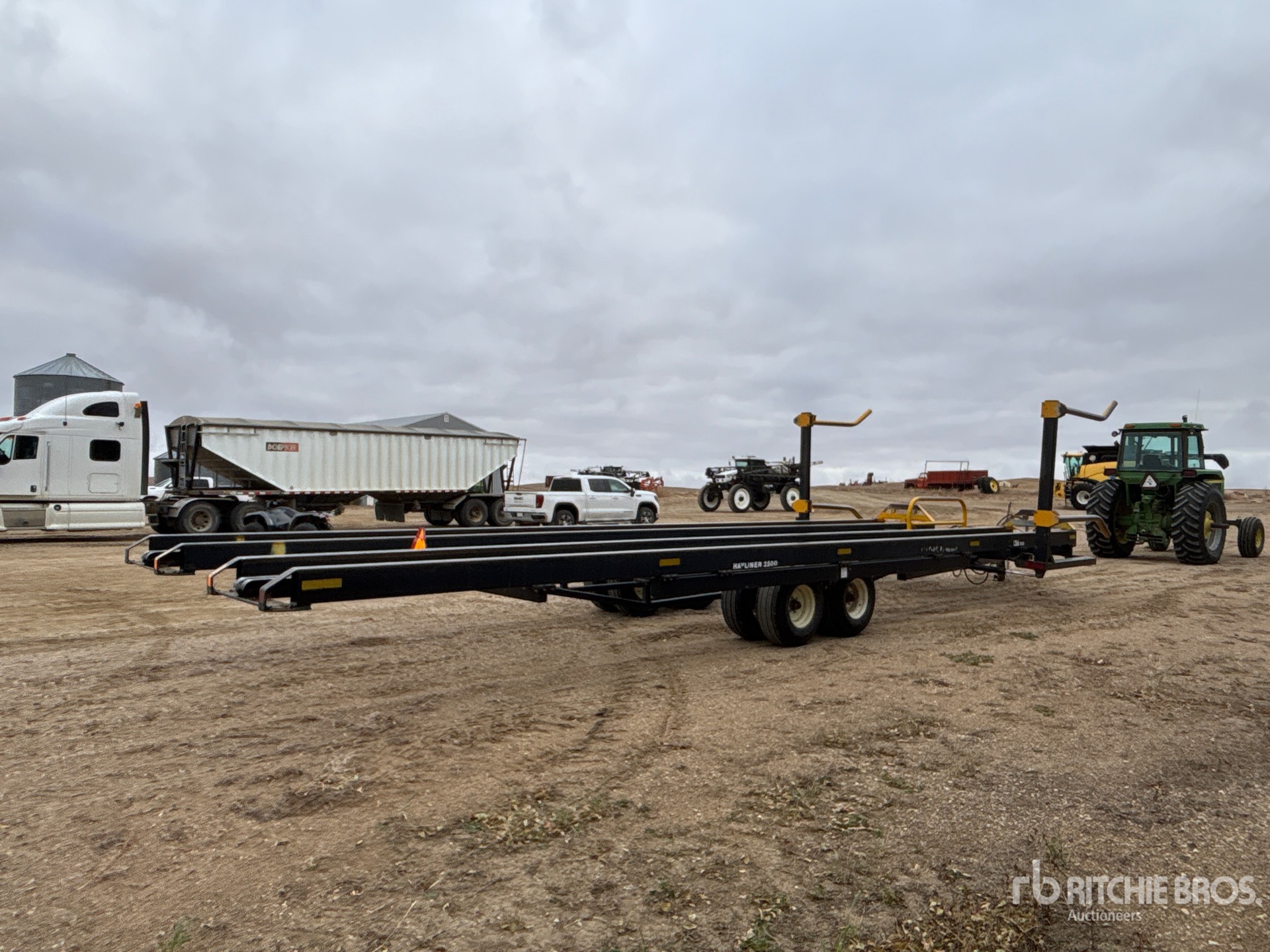 General Appearance with Foto, angolo anteriore sinistro