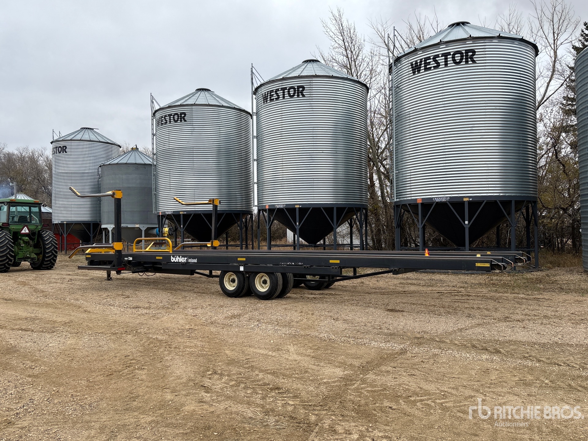 General Appearance with Foto, angolo posteriore sinistro