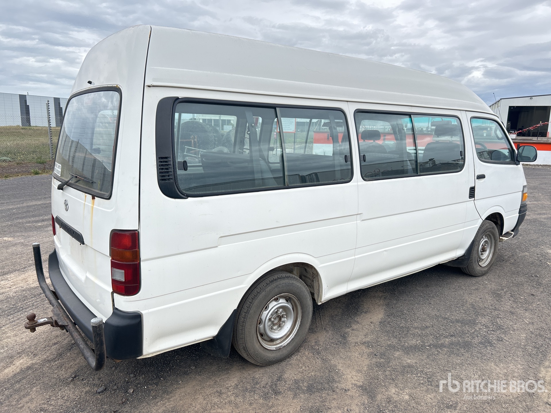 General Appearance with Bild, Ecke hinten links