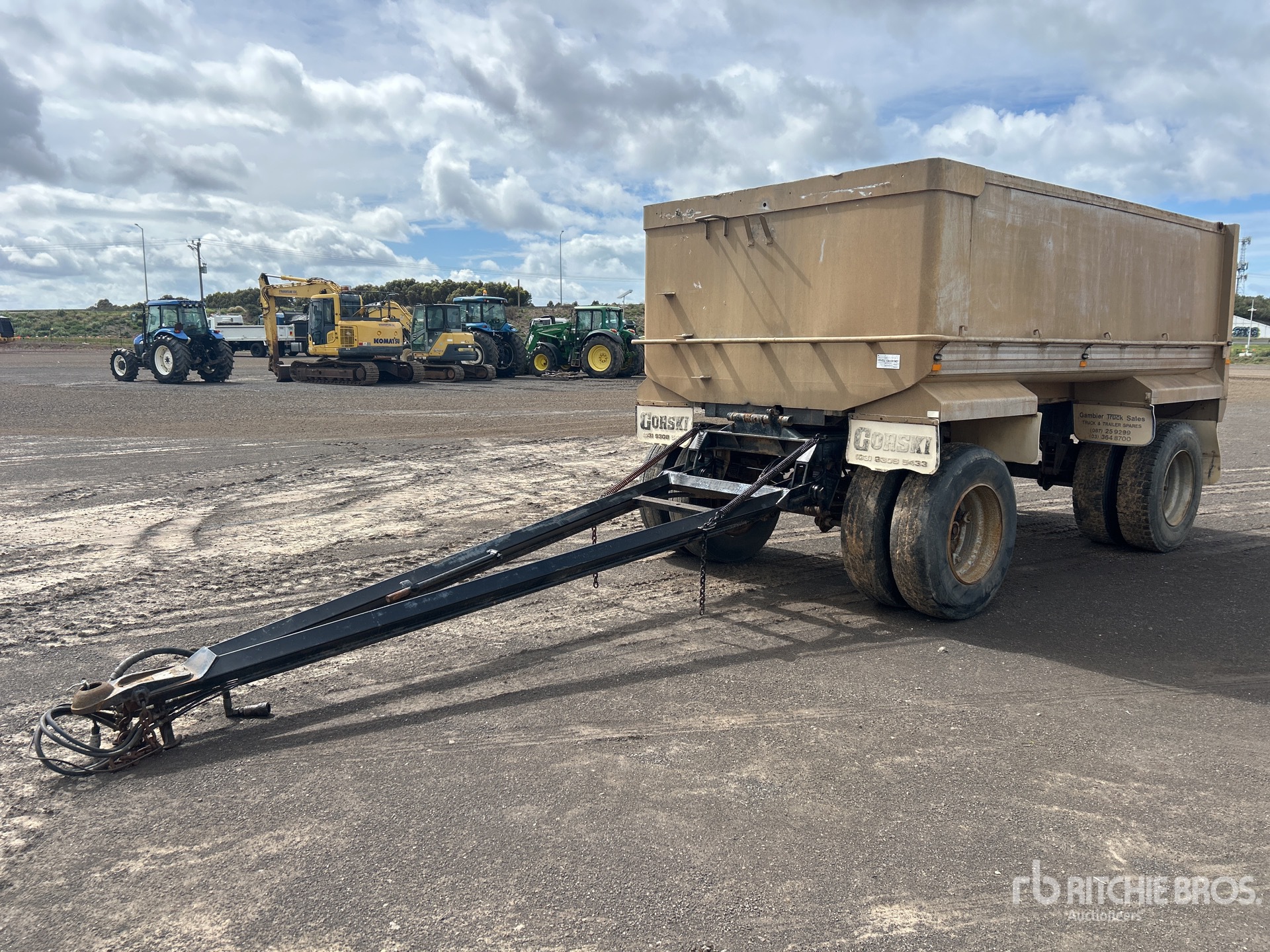 General Appearance with Foto, angolo anteriore destro