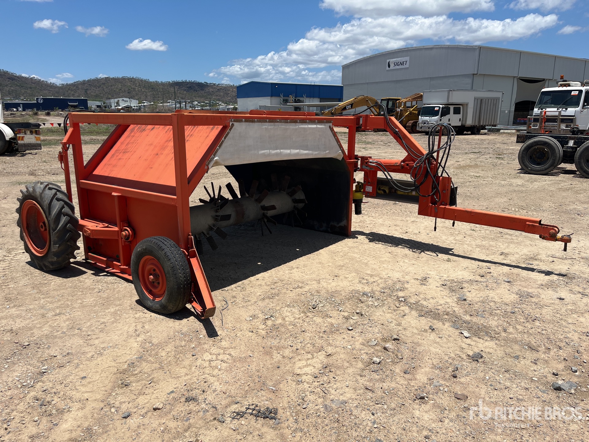 General Appearance with Picture, Right Front Corner