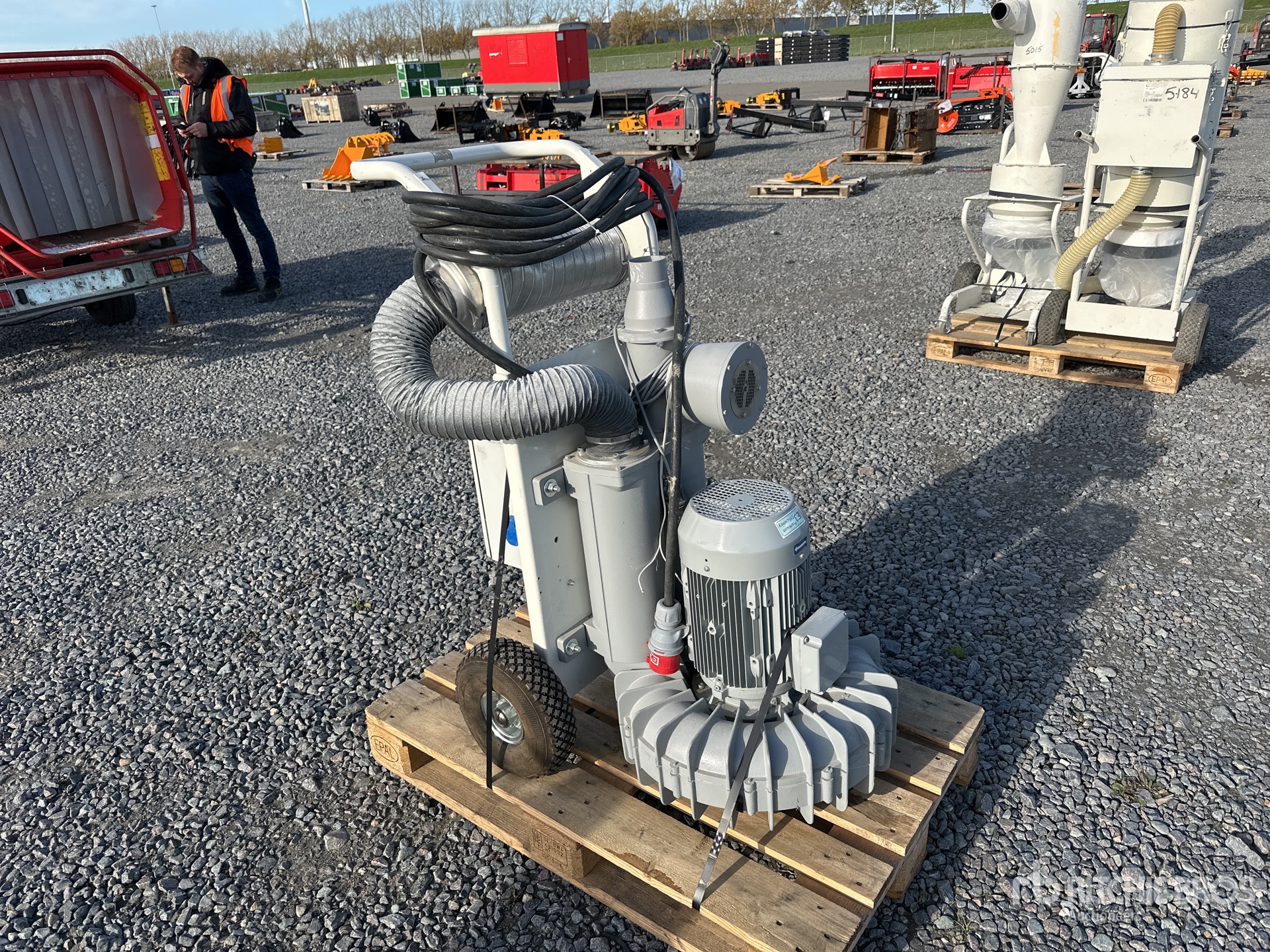 General Appearance with Image, coin avant droit