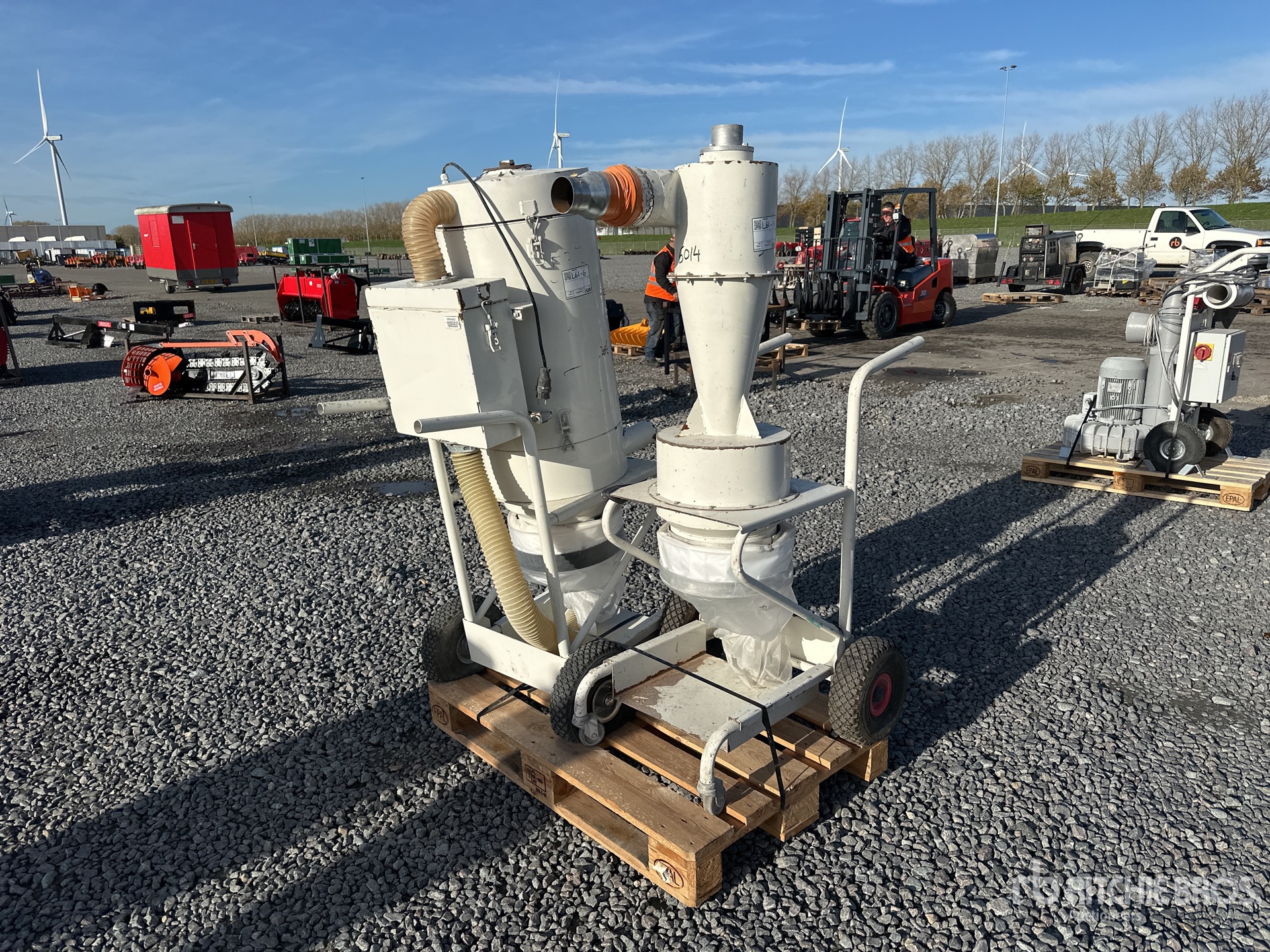 General Appearance with Image, coin avant droit