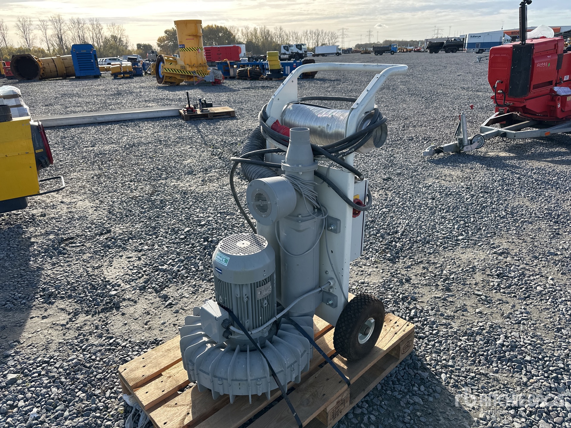 General Appearance with Image, coin avant gauche