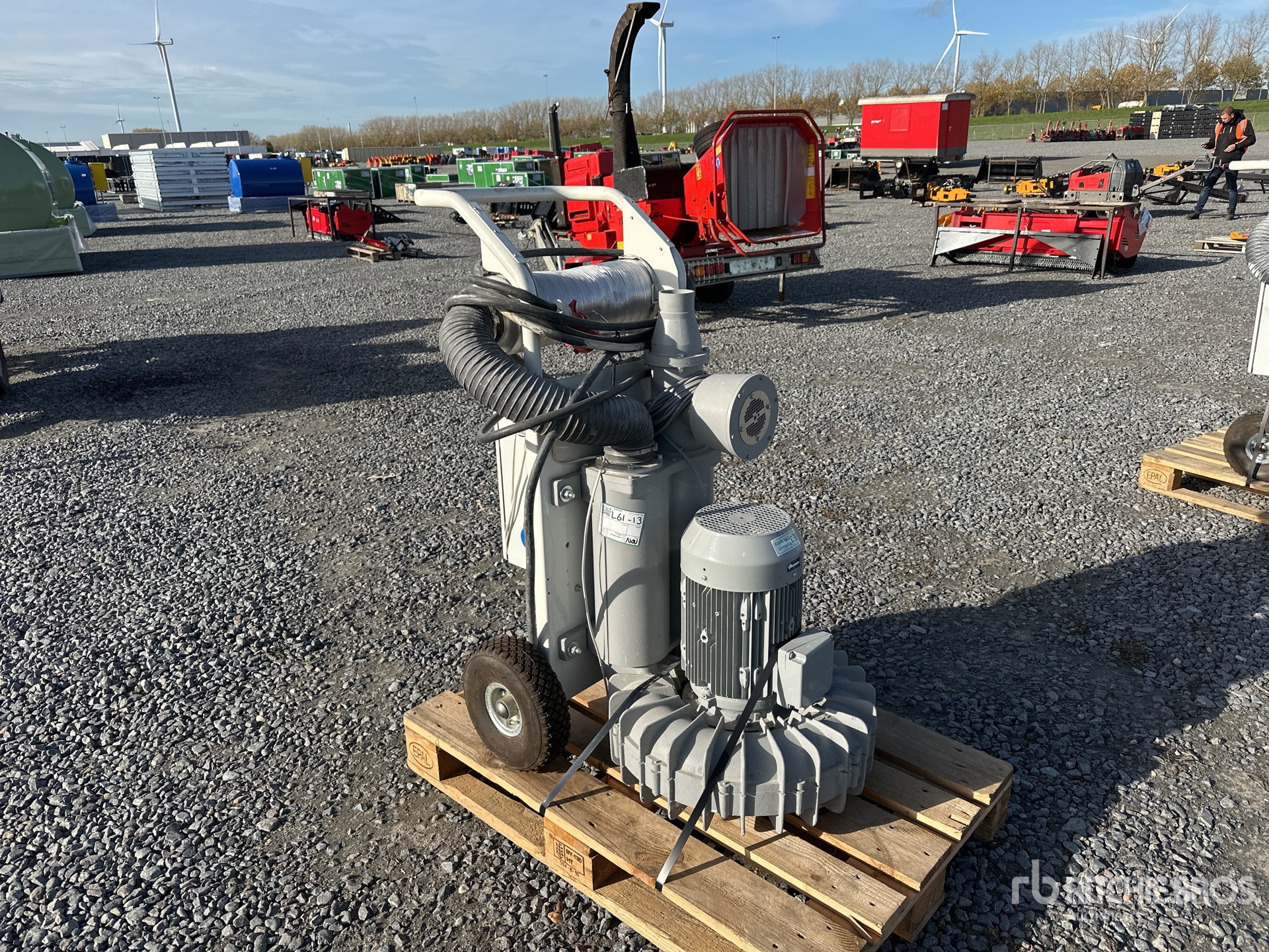 General Appearance with Image, coin avant droit