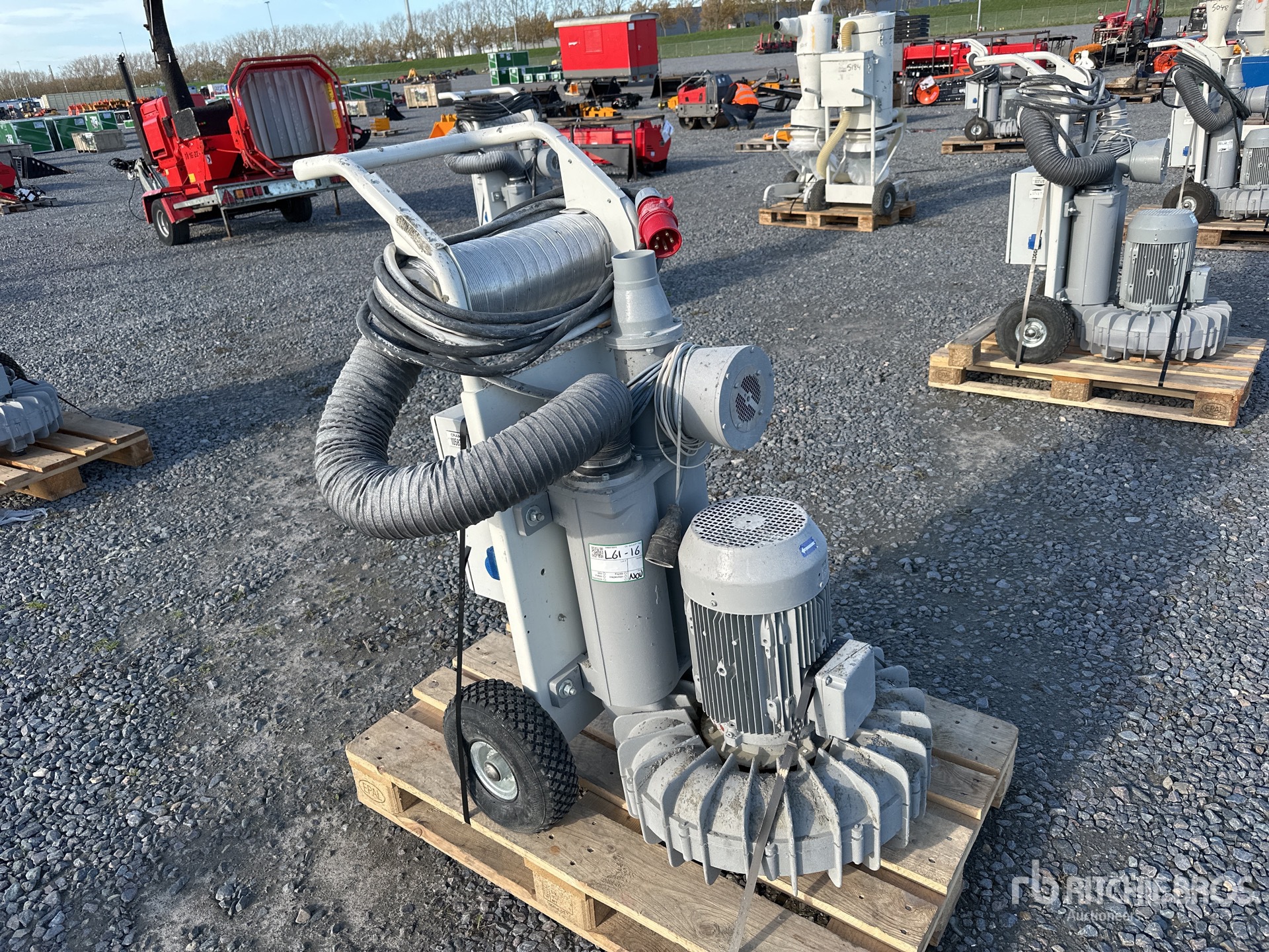 General Appearance with Image, coin avant droit