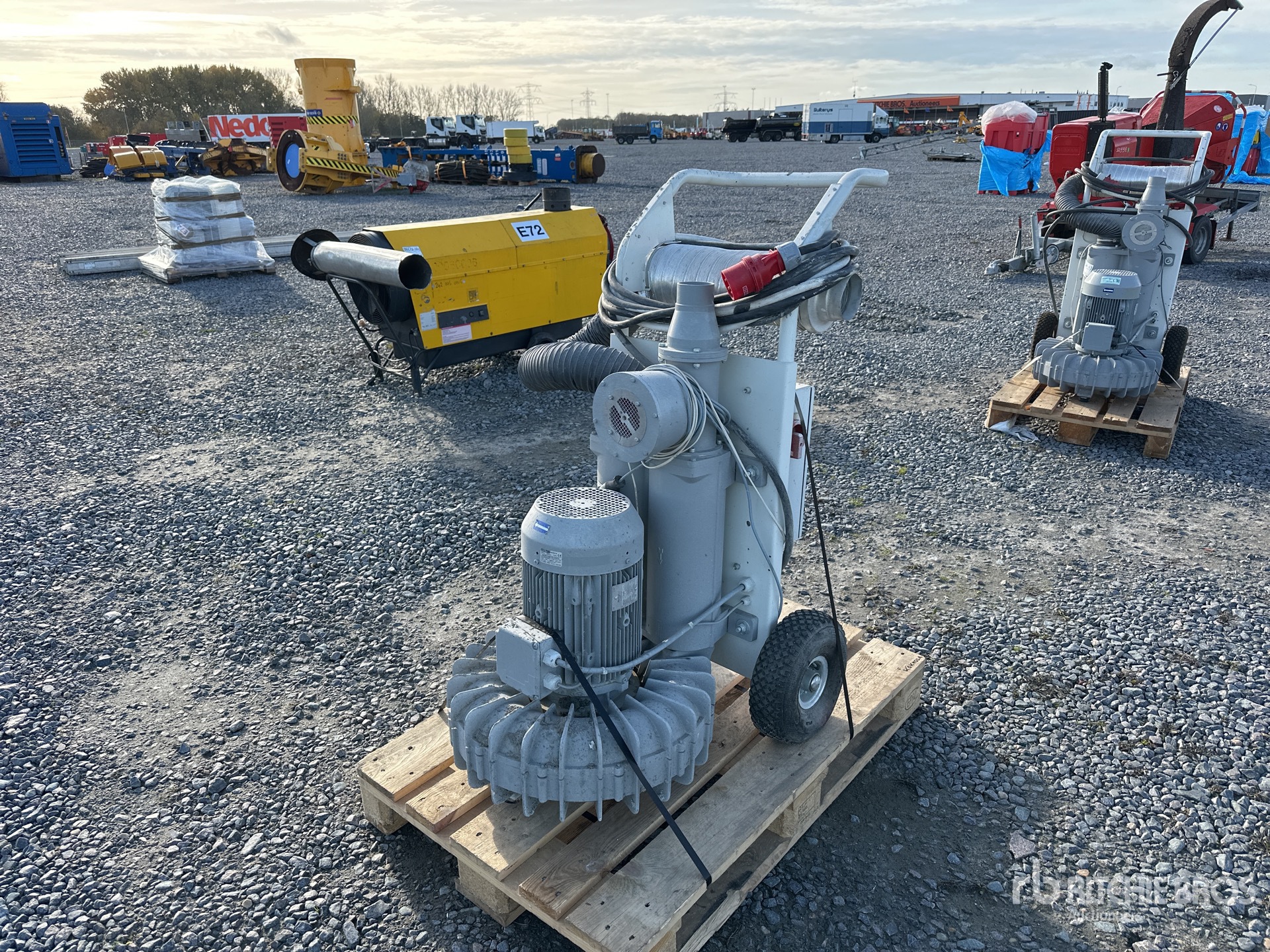 General Appearance with Image, coin avant gauche