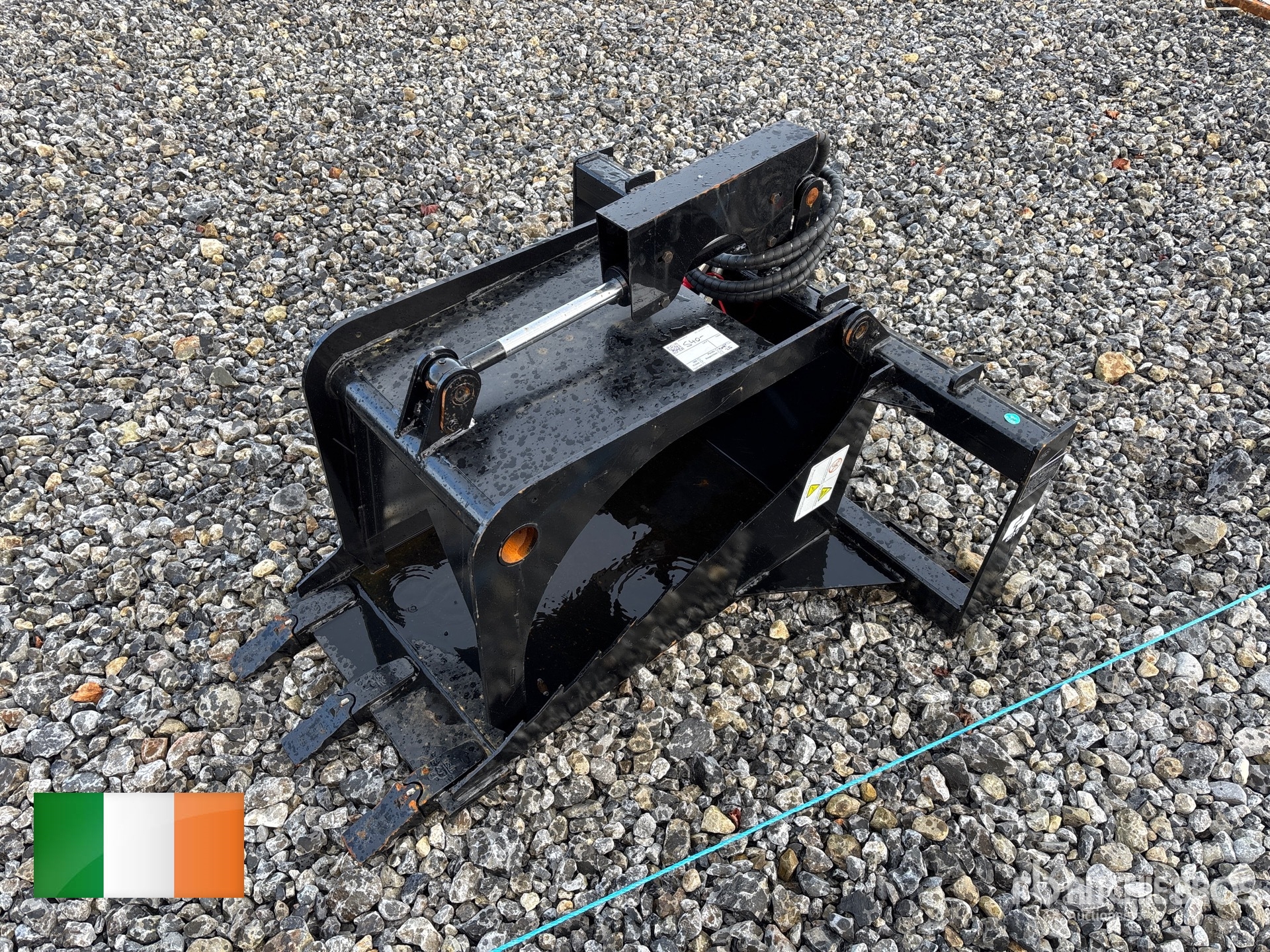 General Appearance with Bild, Ecke vorne links