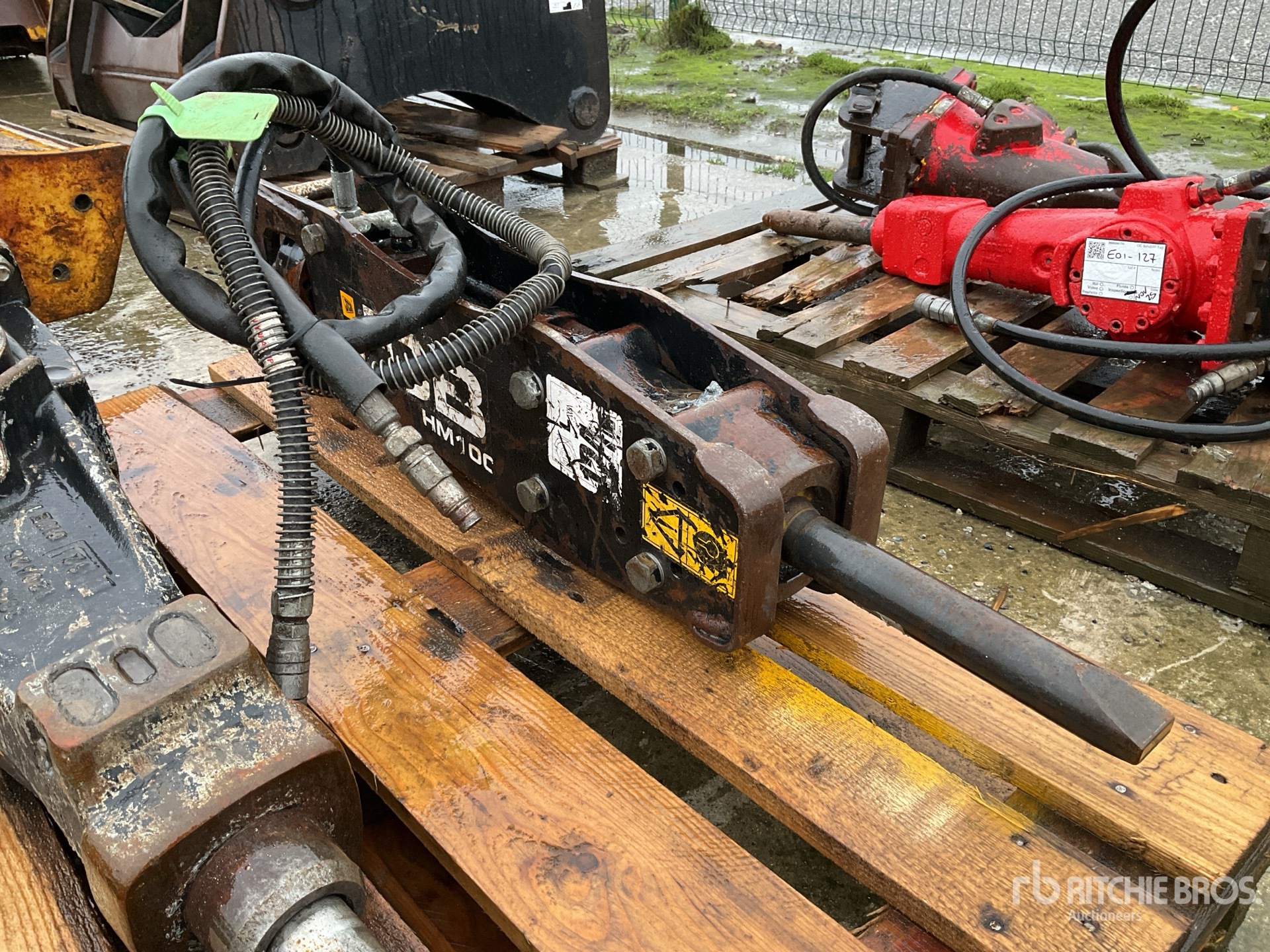 General Appearance with Picture, Left Front Corner