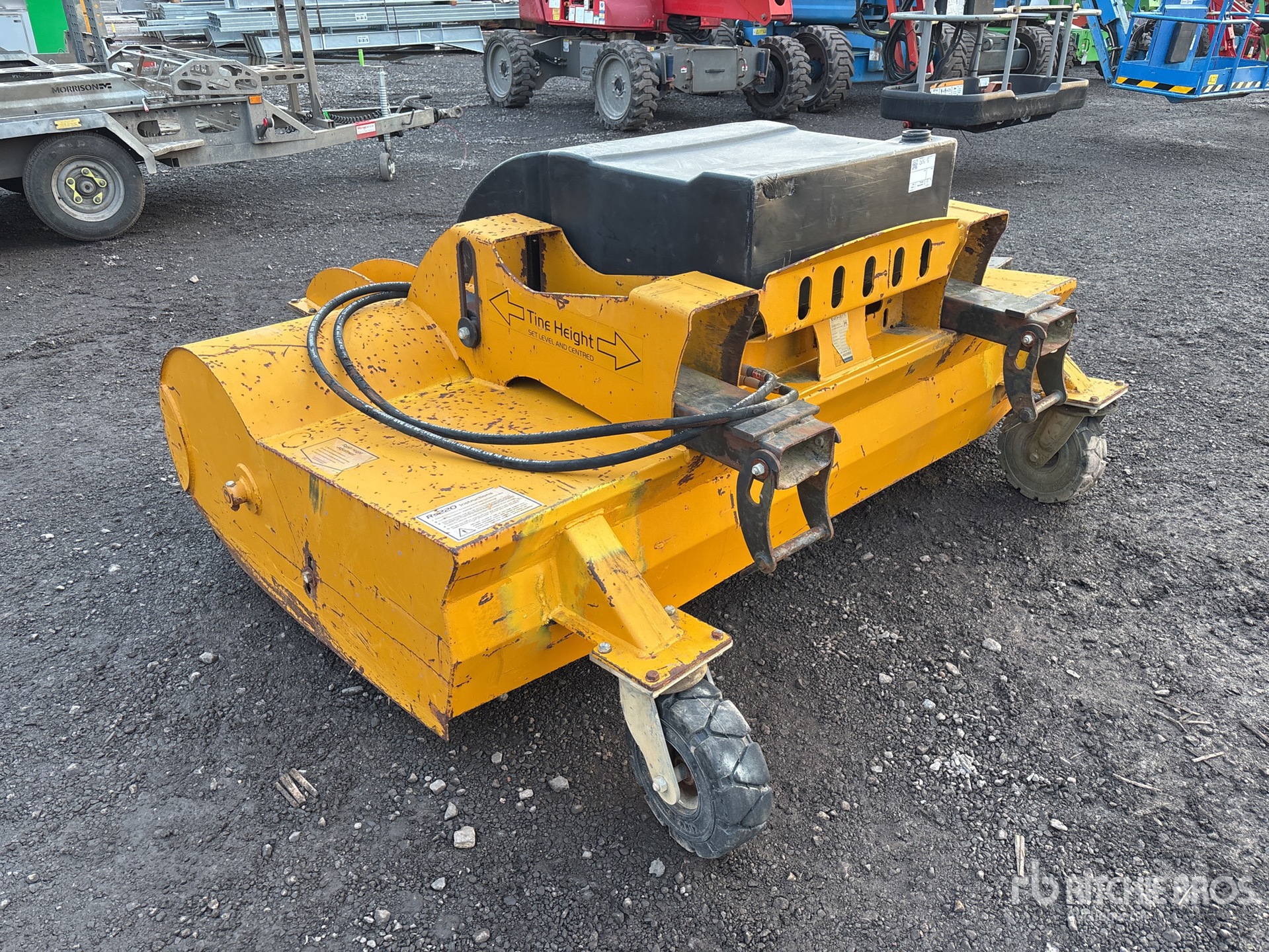 General Appearance with Picture, Left Rear Corner