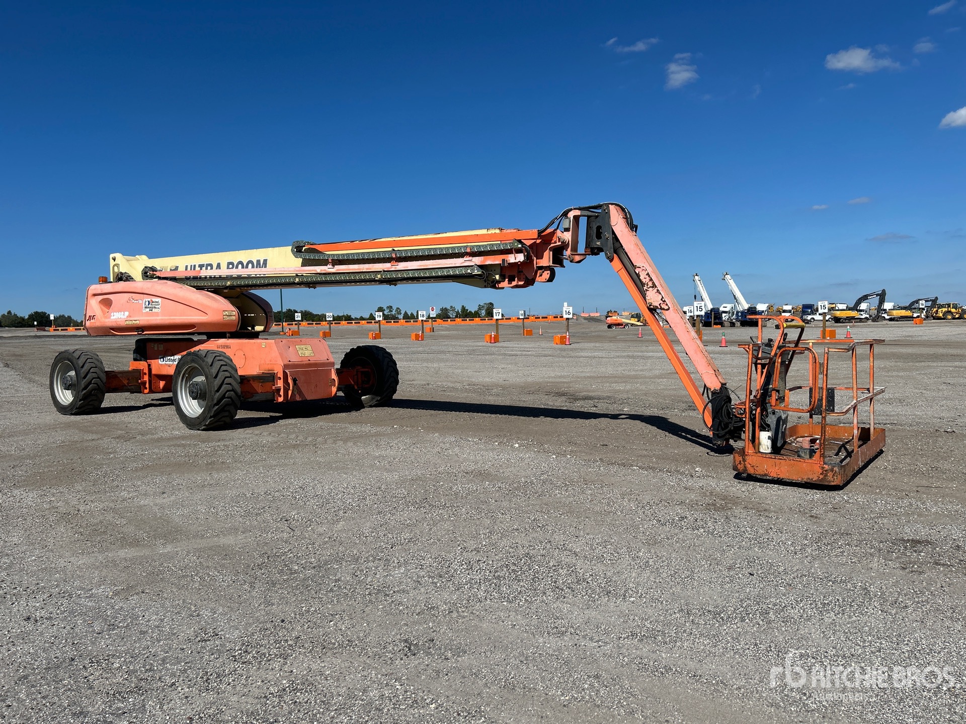 General Appearance with Bild, Ecke vorne rechts