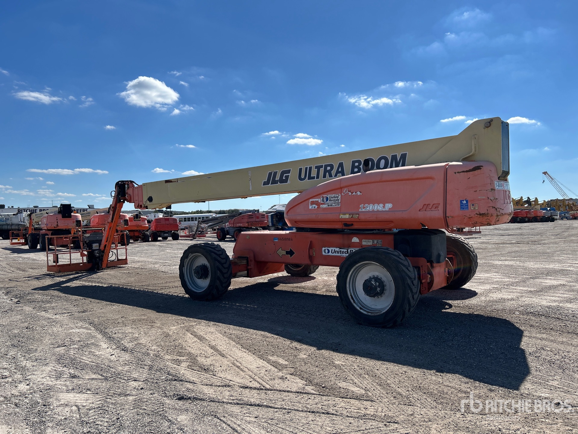 General Appearance with Bild, Ecke hinten links