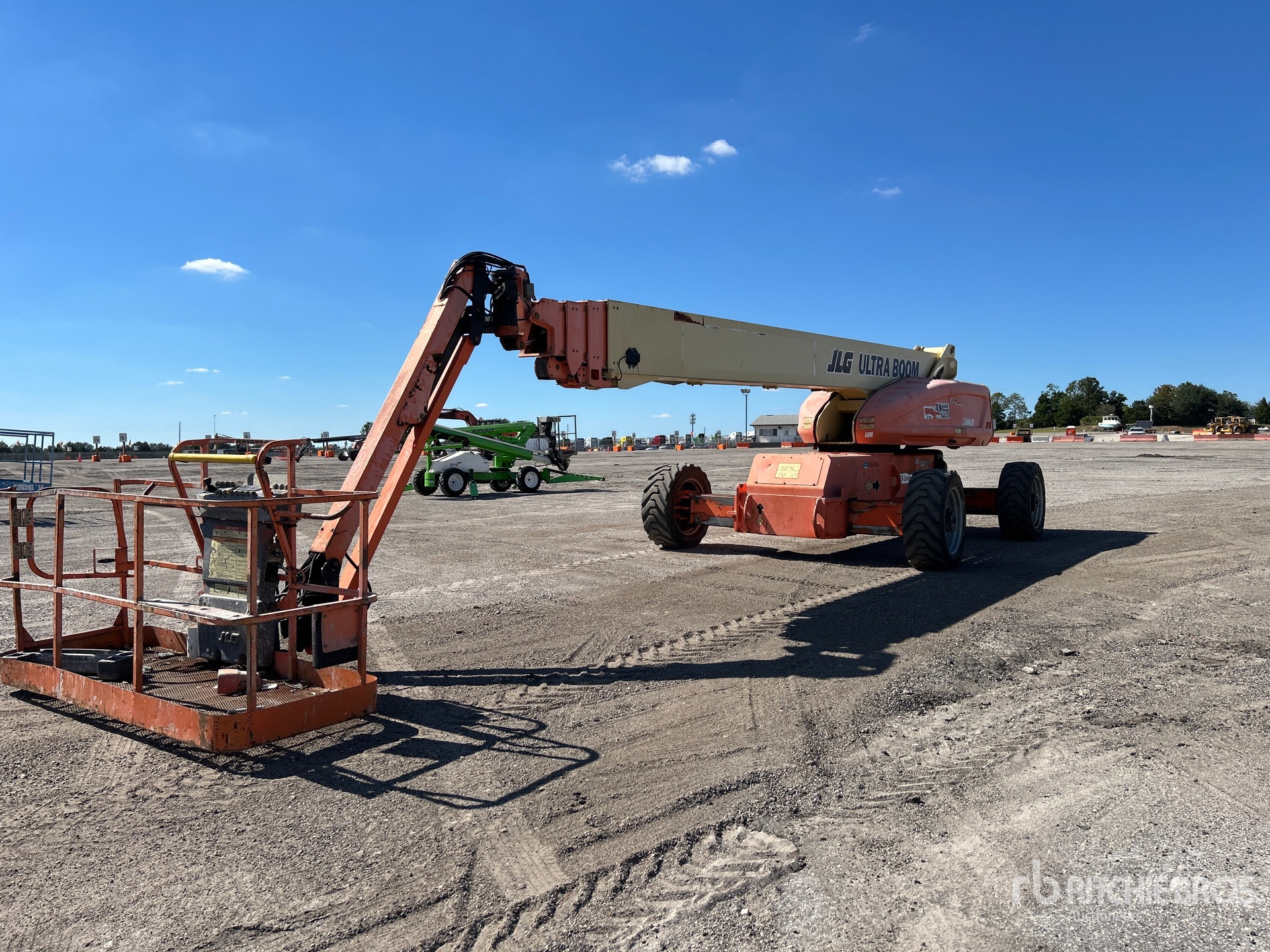 General Appearance with Bild, Ecke vorne links