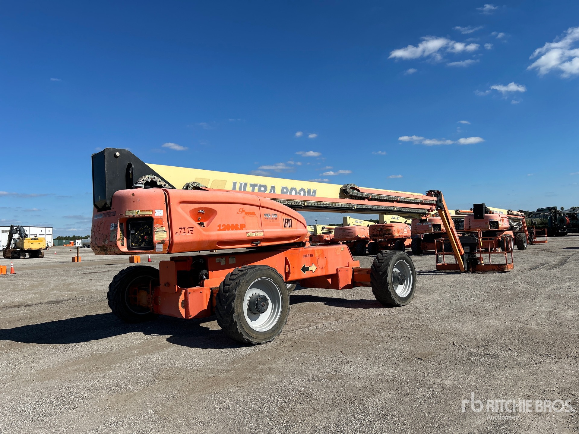 General Appearance with Bild, Ecke hinten rechts