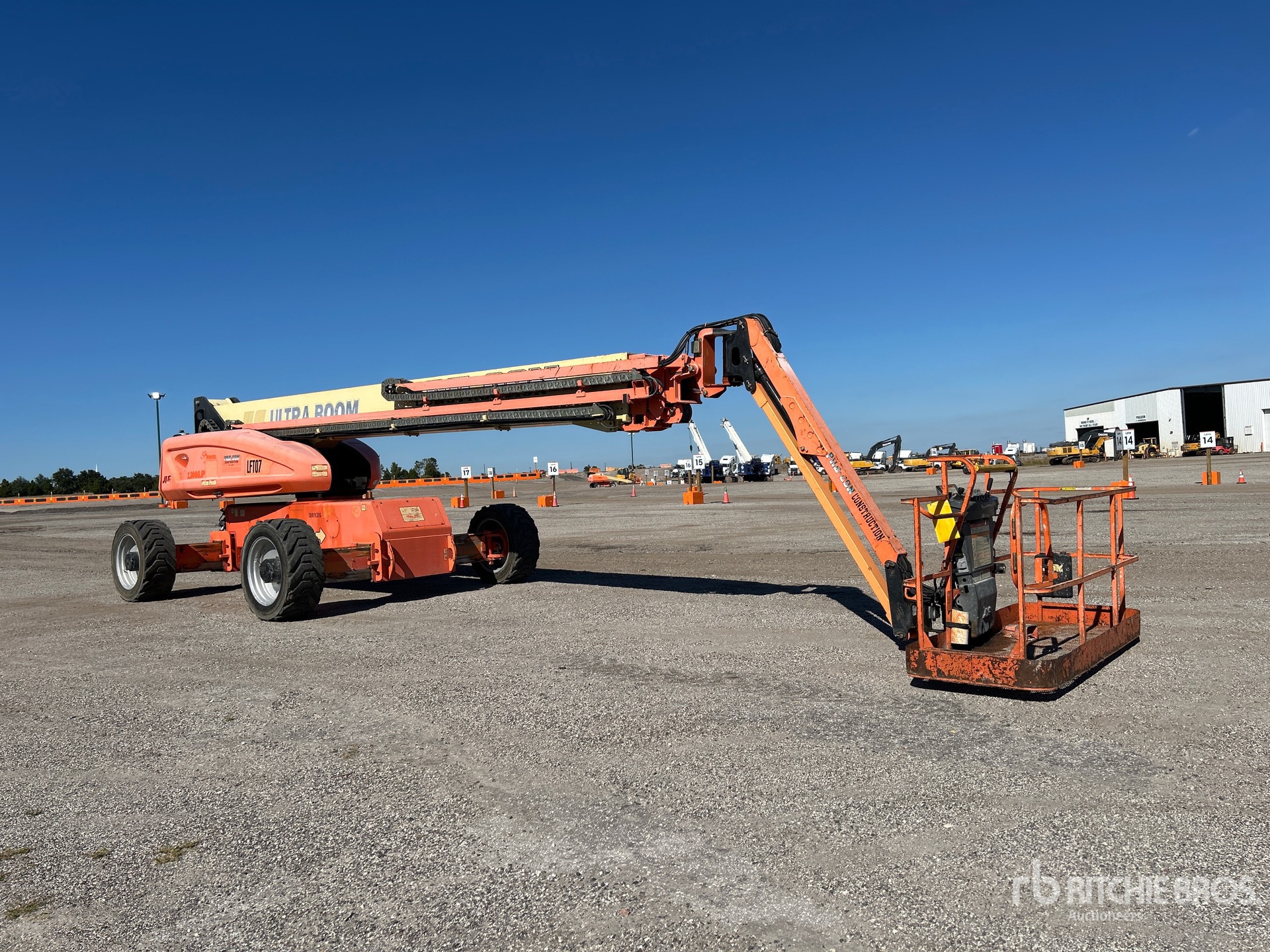 General Appearance with Bild, Ecke vorne rechts