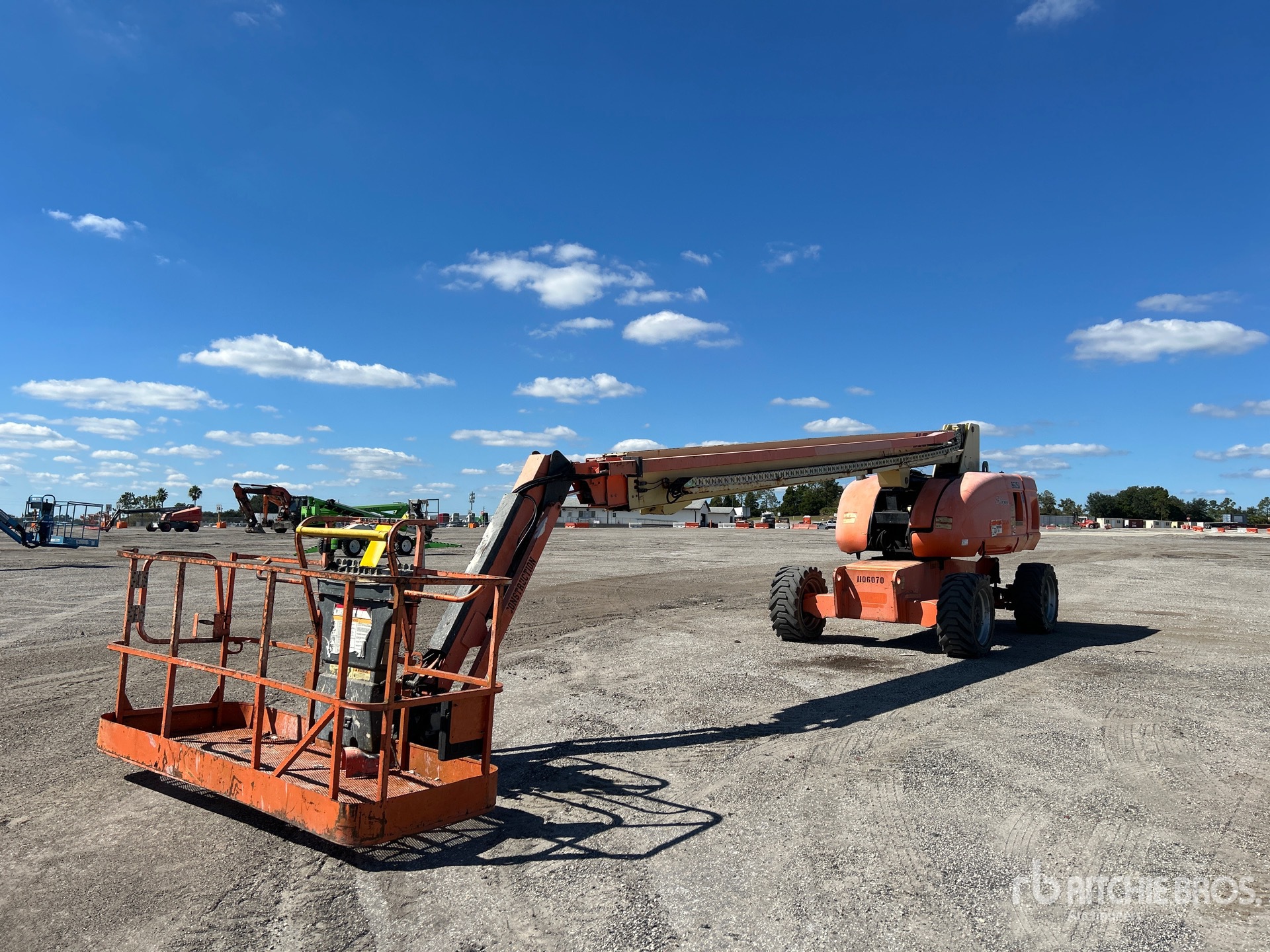 General Appearance with Foto, angolo anteriore sinistro