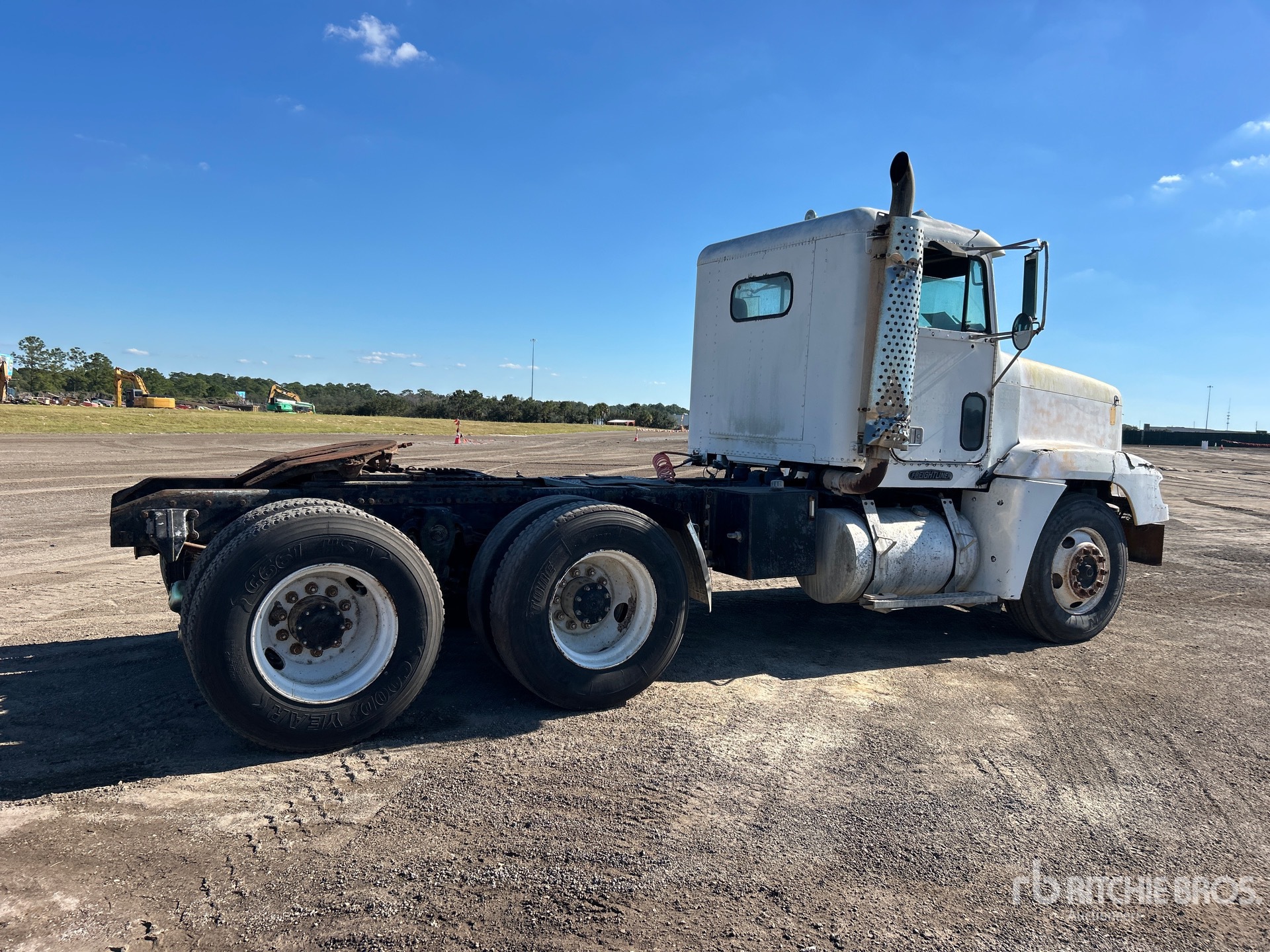 General Appearance with Bild, Ecke hinten rechts