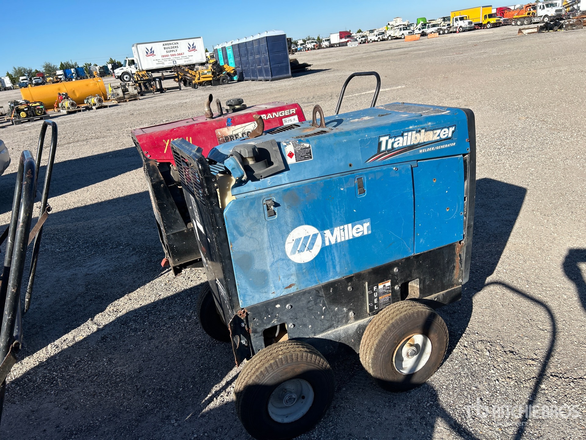 General Appearance with Bild, Ecke hinten rechts