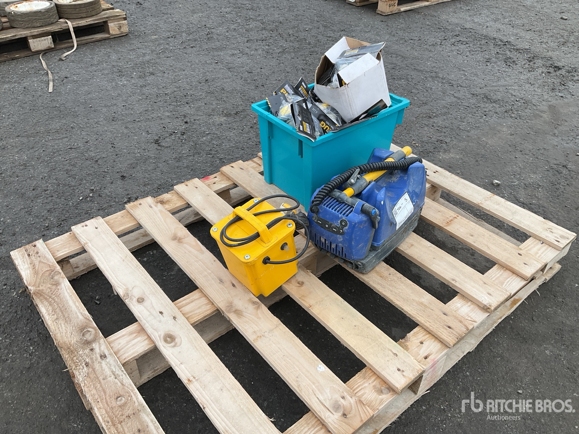 General Appearance with Foto, angolo anteriore sinistro