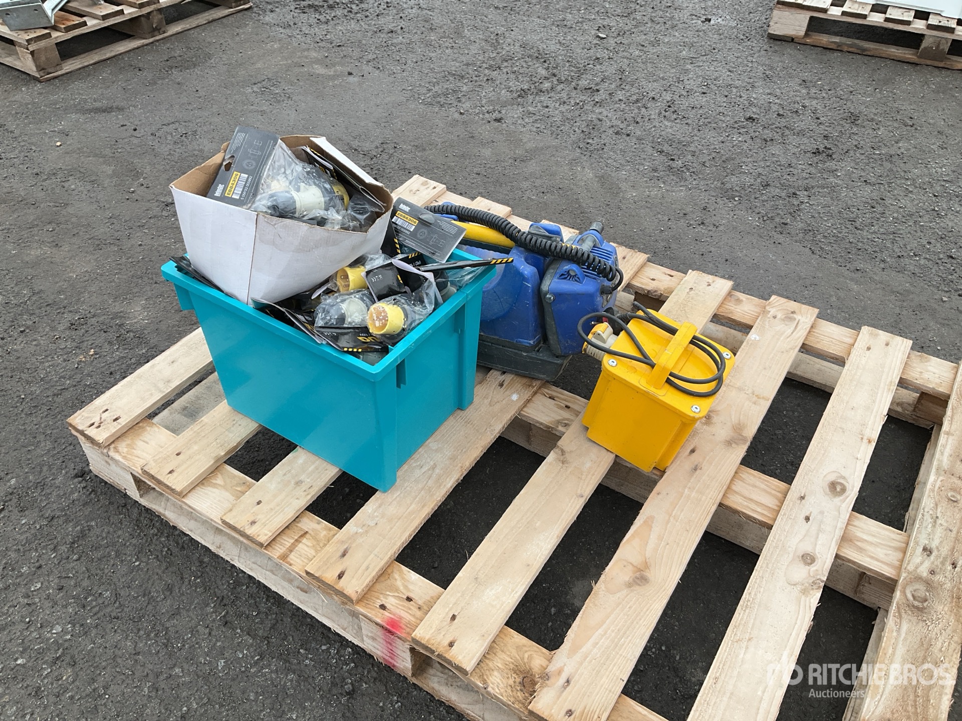 General Appearance with Foto, angolo posteriore sinistro