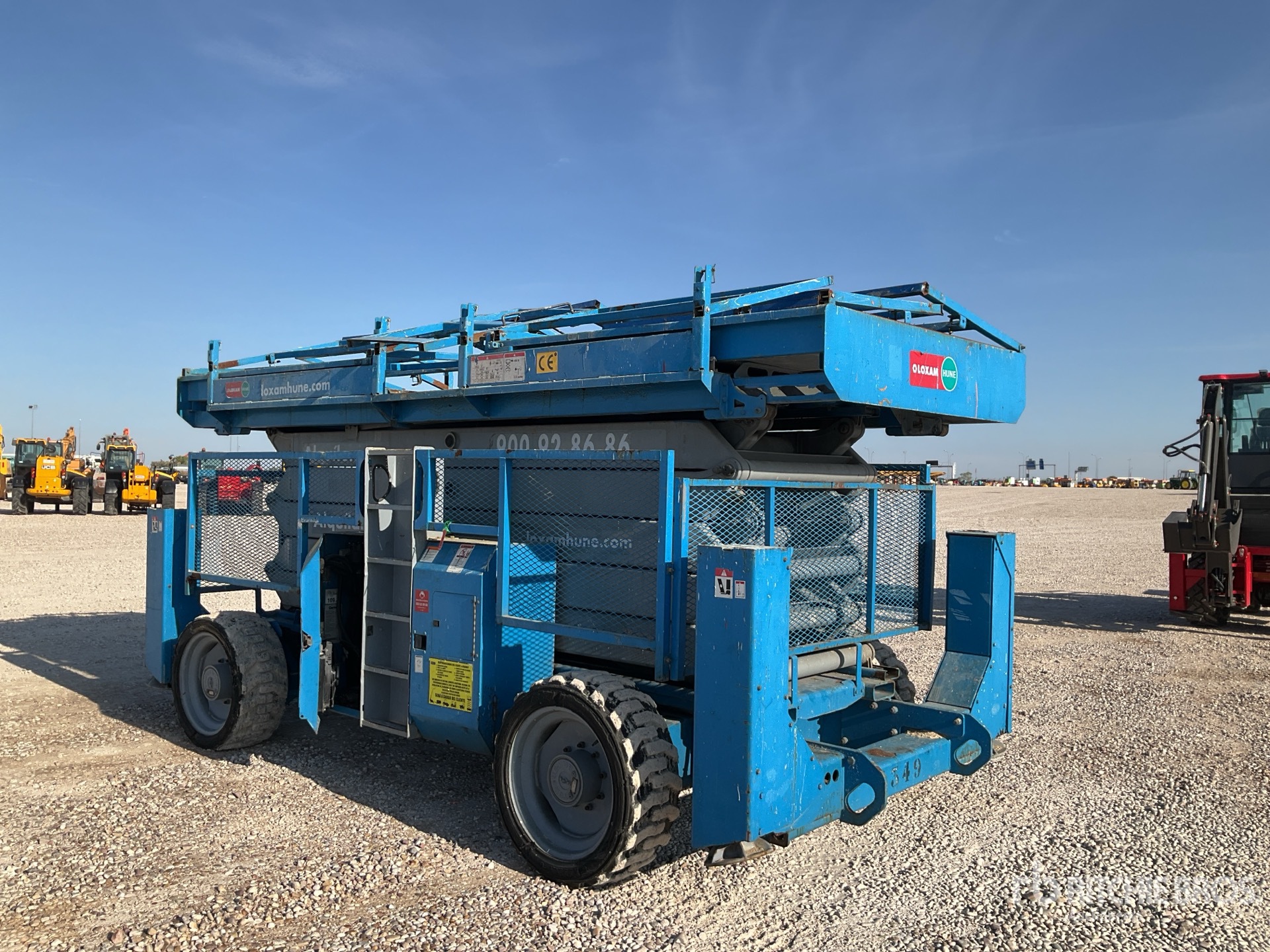 General Appearance with Picture, Right Front Corner