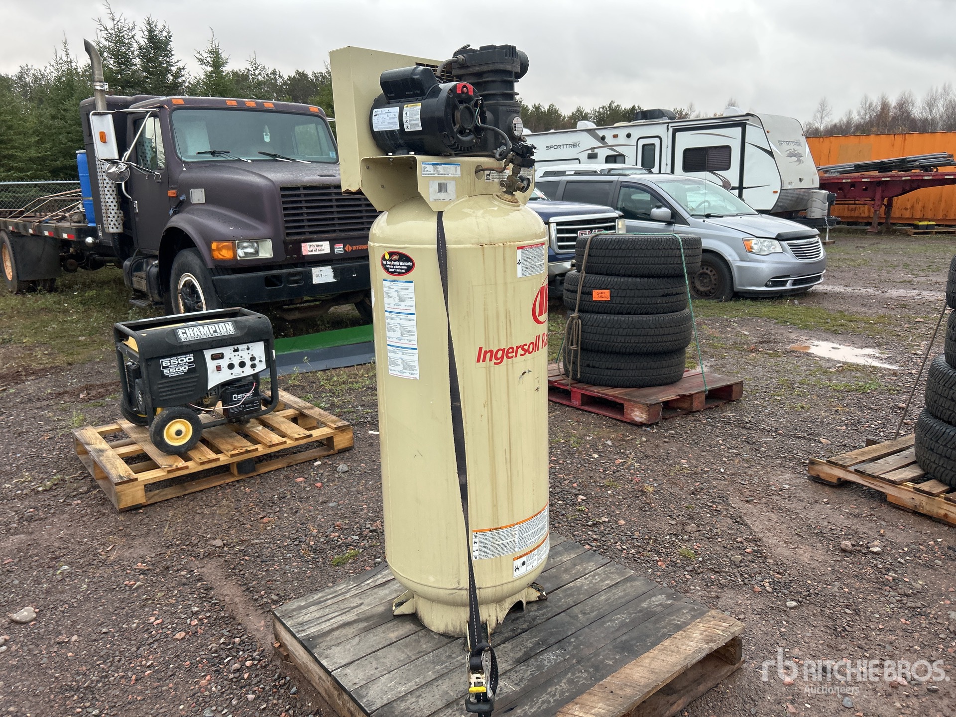 General Appearance with Picture, Right Front Corner