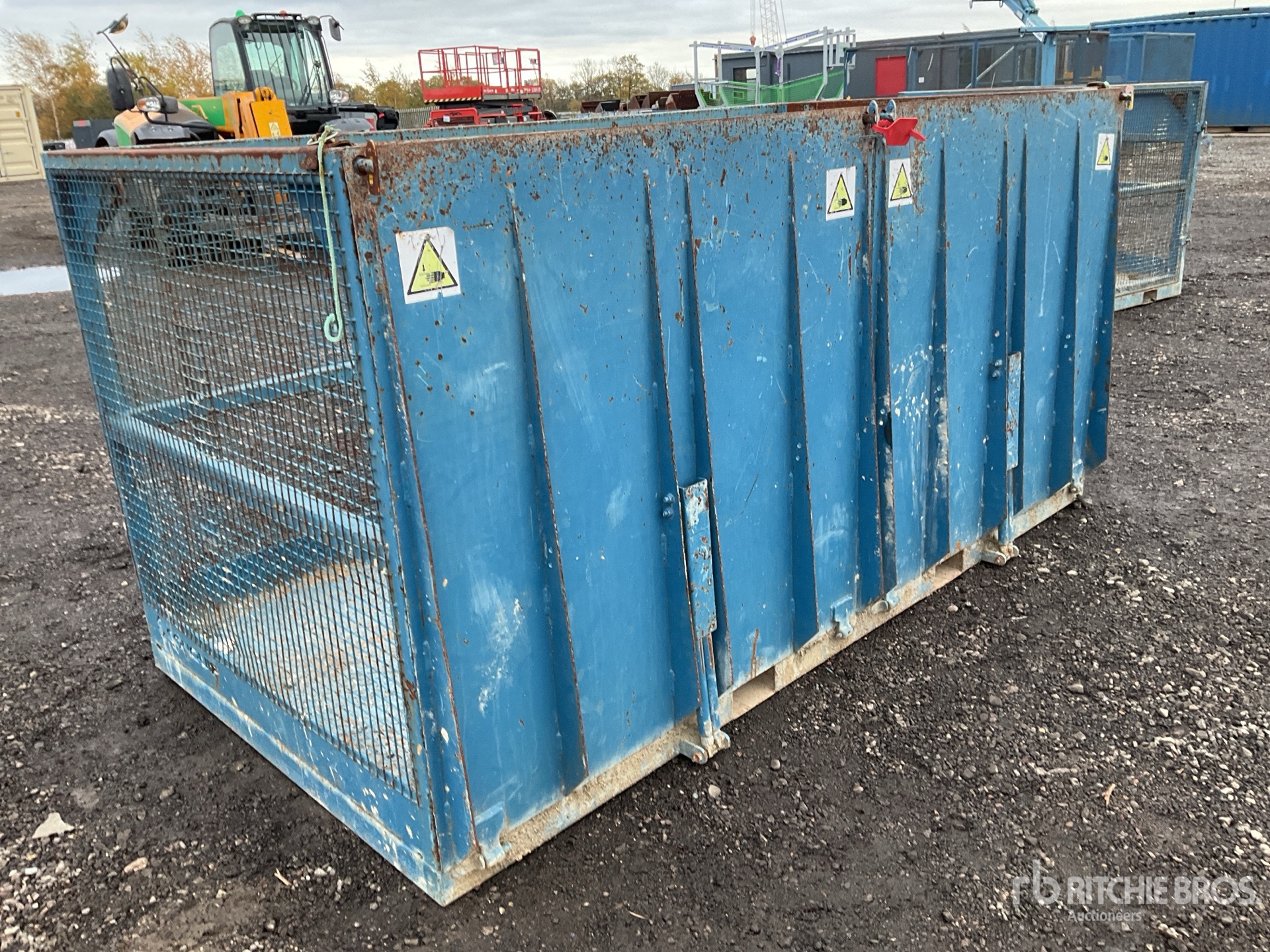 Aspect général with Image, coin arrière droit