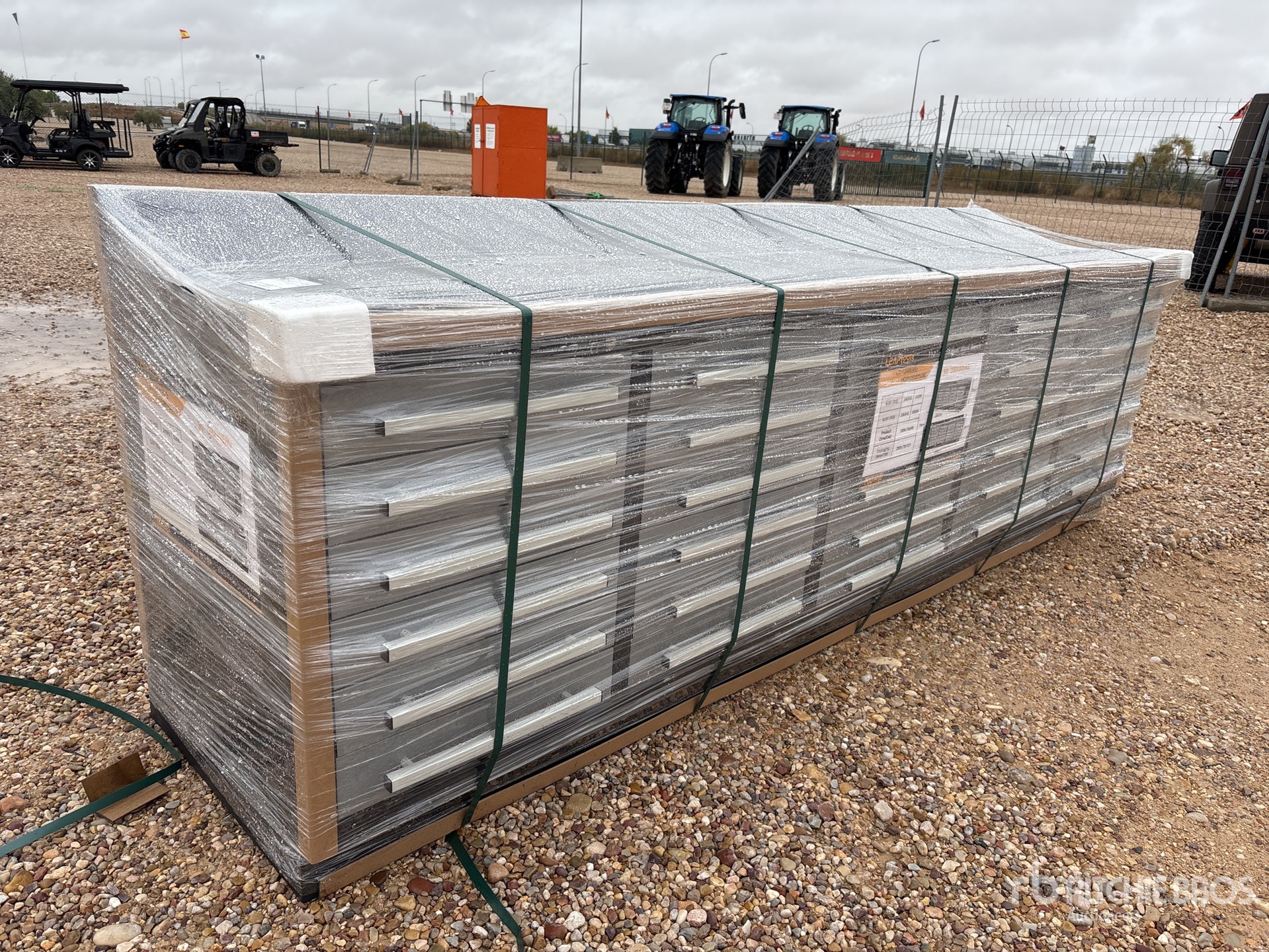 General Appearance with Picture, Left Front Corner