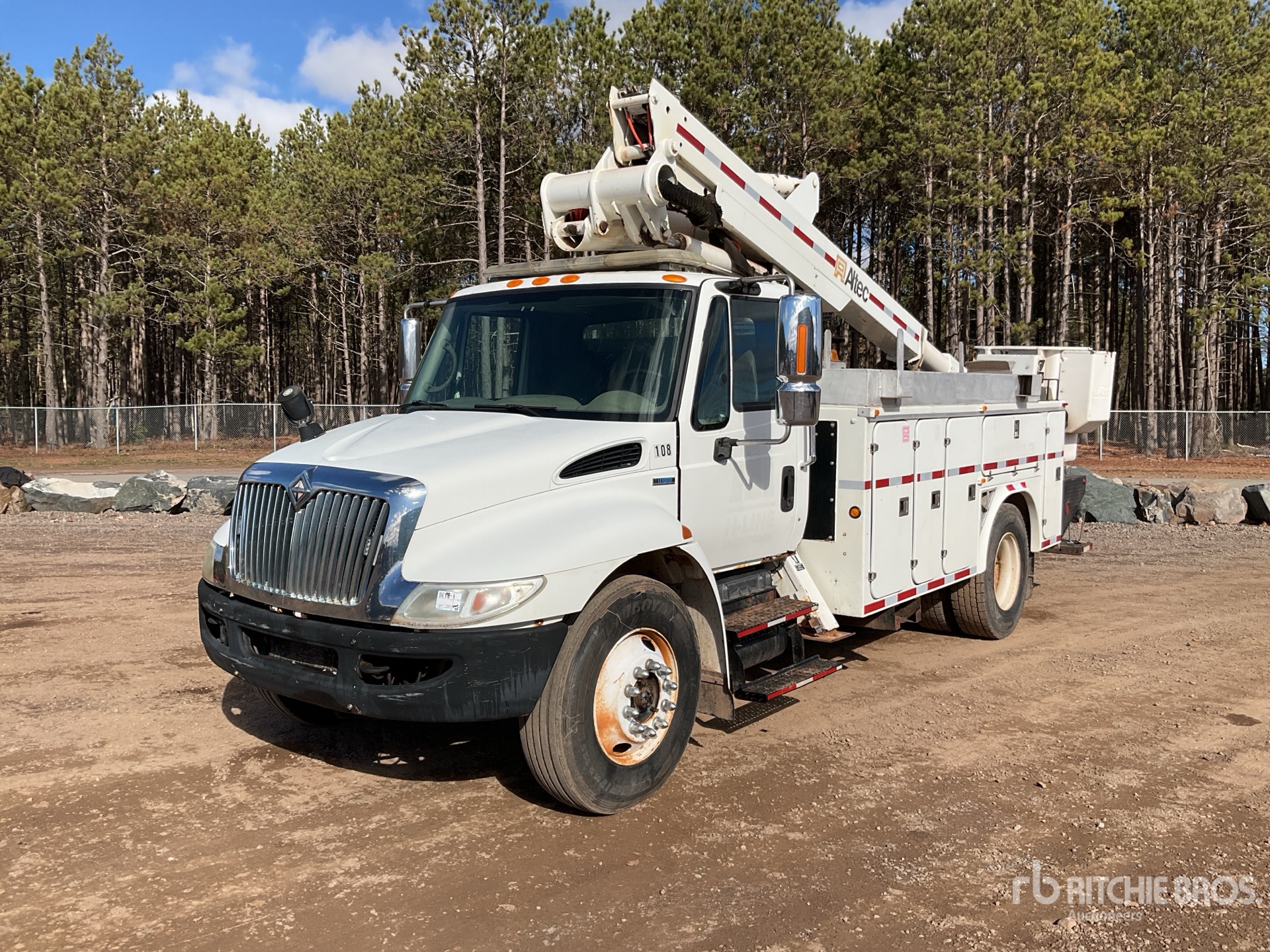 General Appearance with Featured Photo