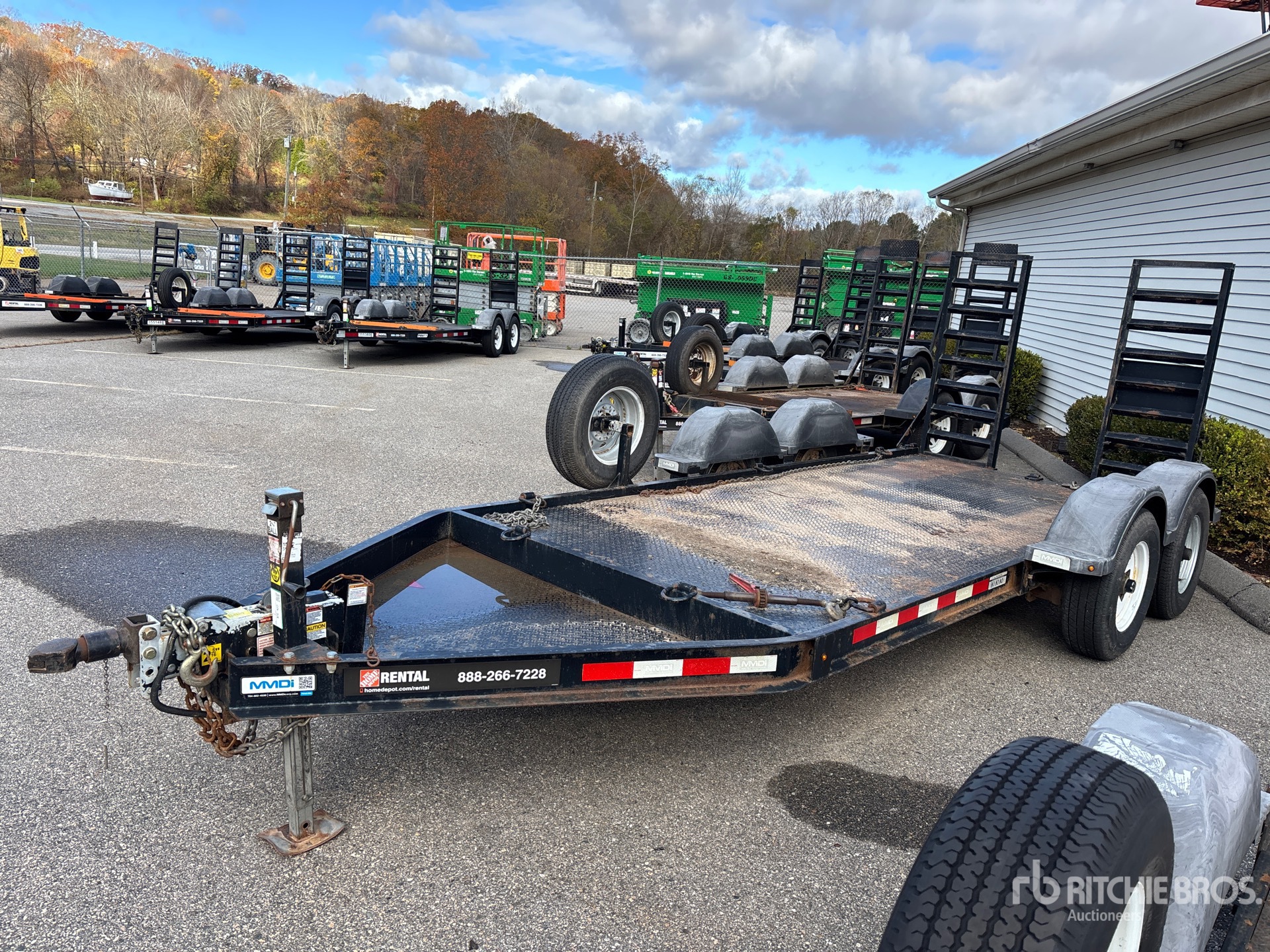 General Appearance with Picture, Left Front Corner