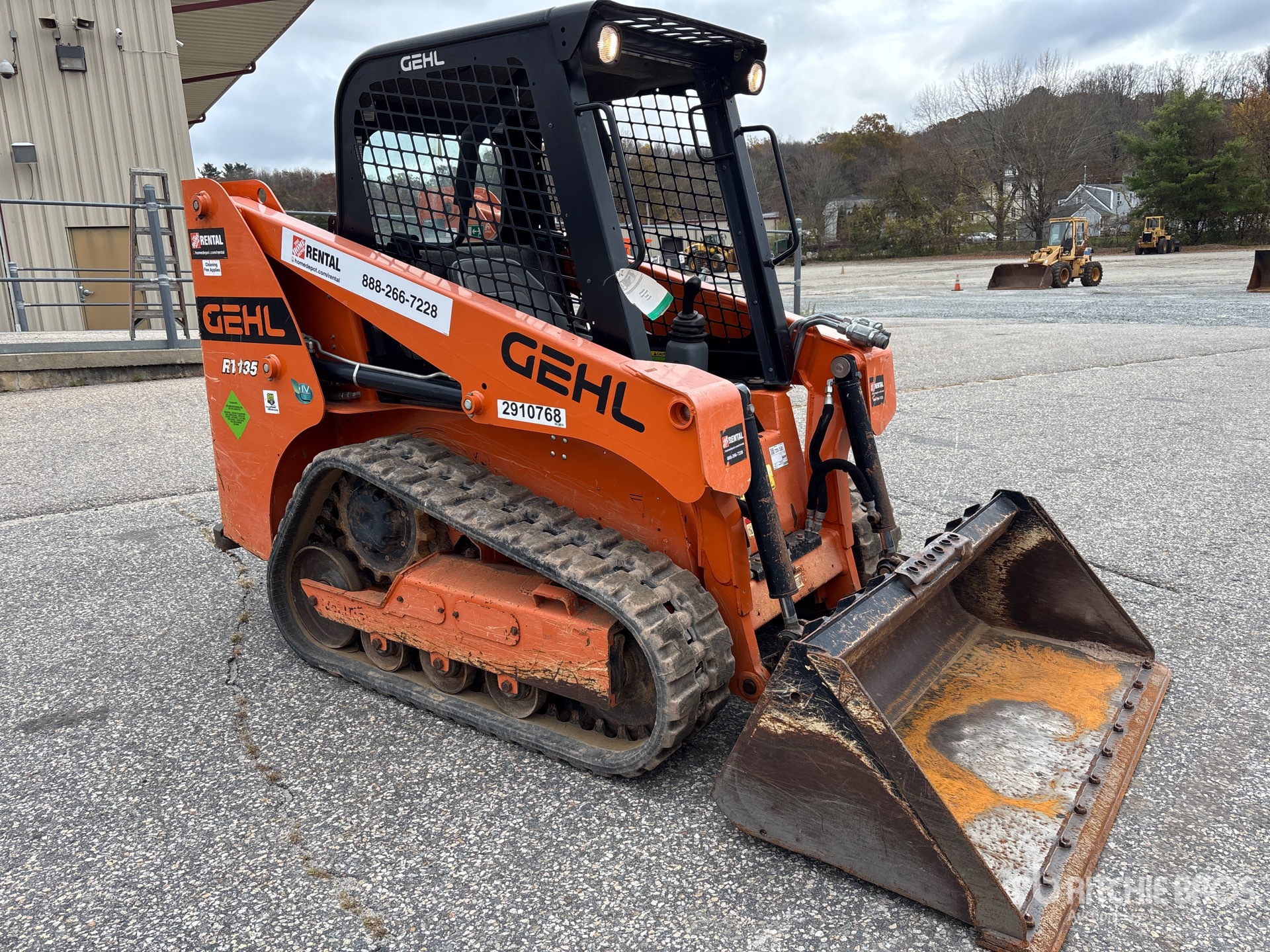 General Appearance with Picture, Right Front Corner