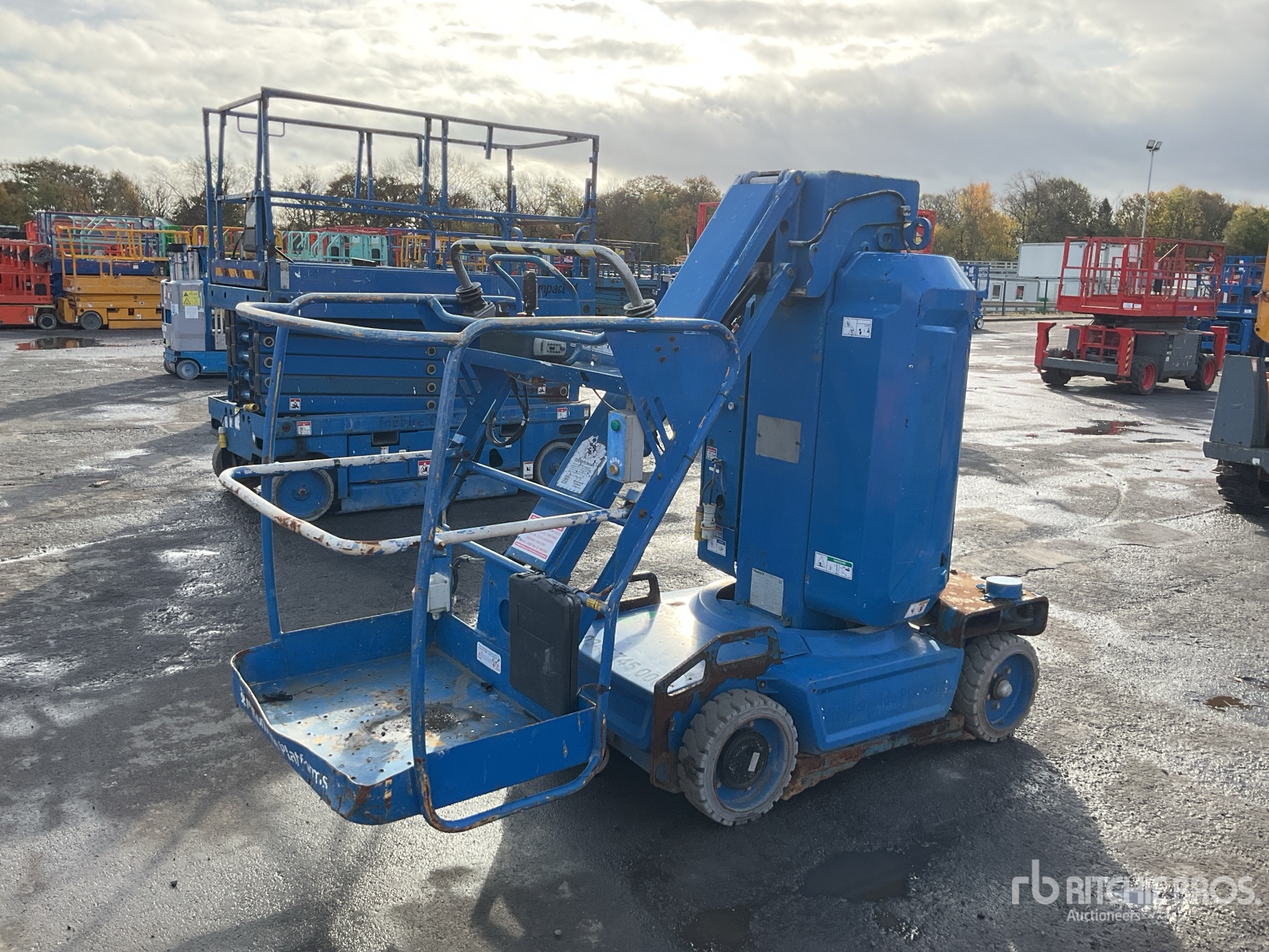 General Appearance with Picture, Left Front Corner