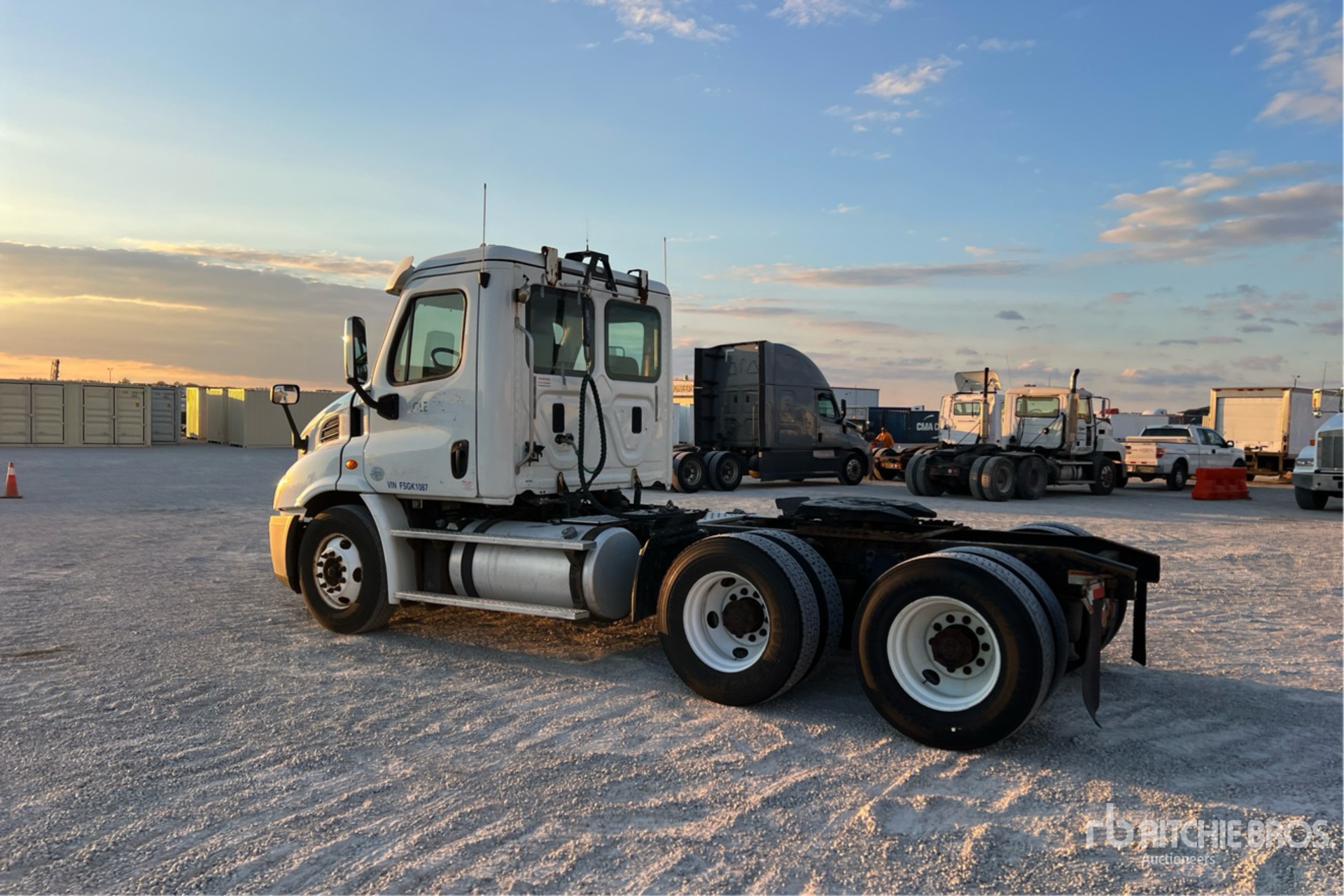 General Appearance with Imagen: esquina trasera izquierda