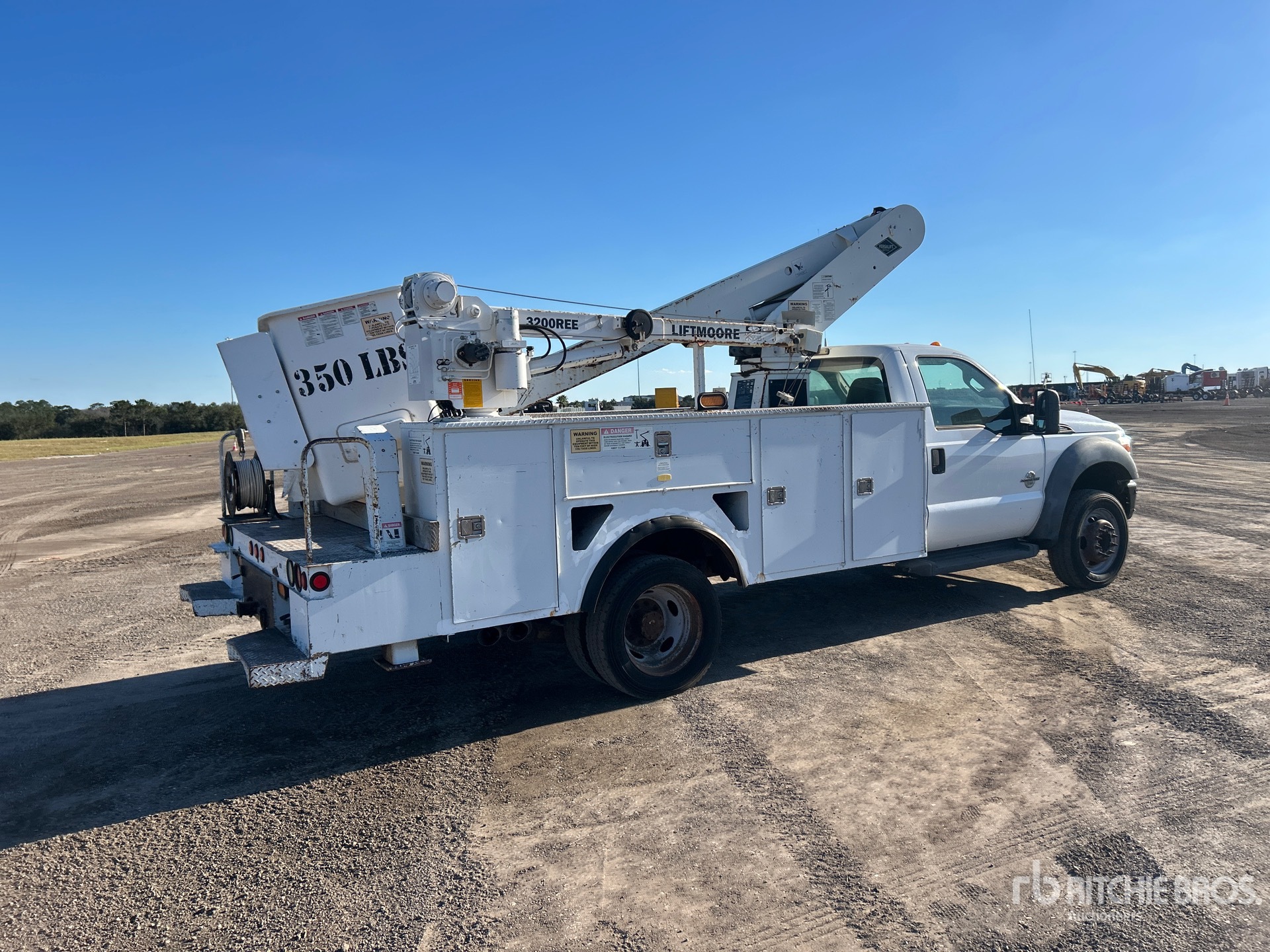 General Appearance with Imagen: esquina trasera derecha