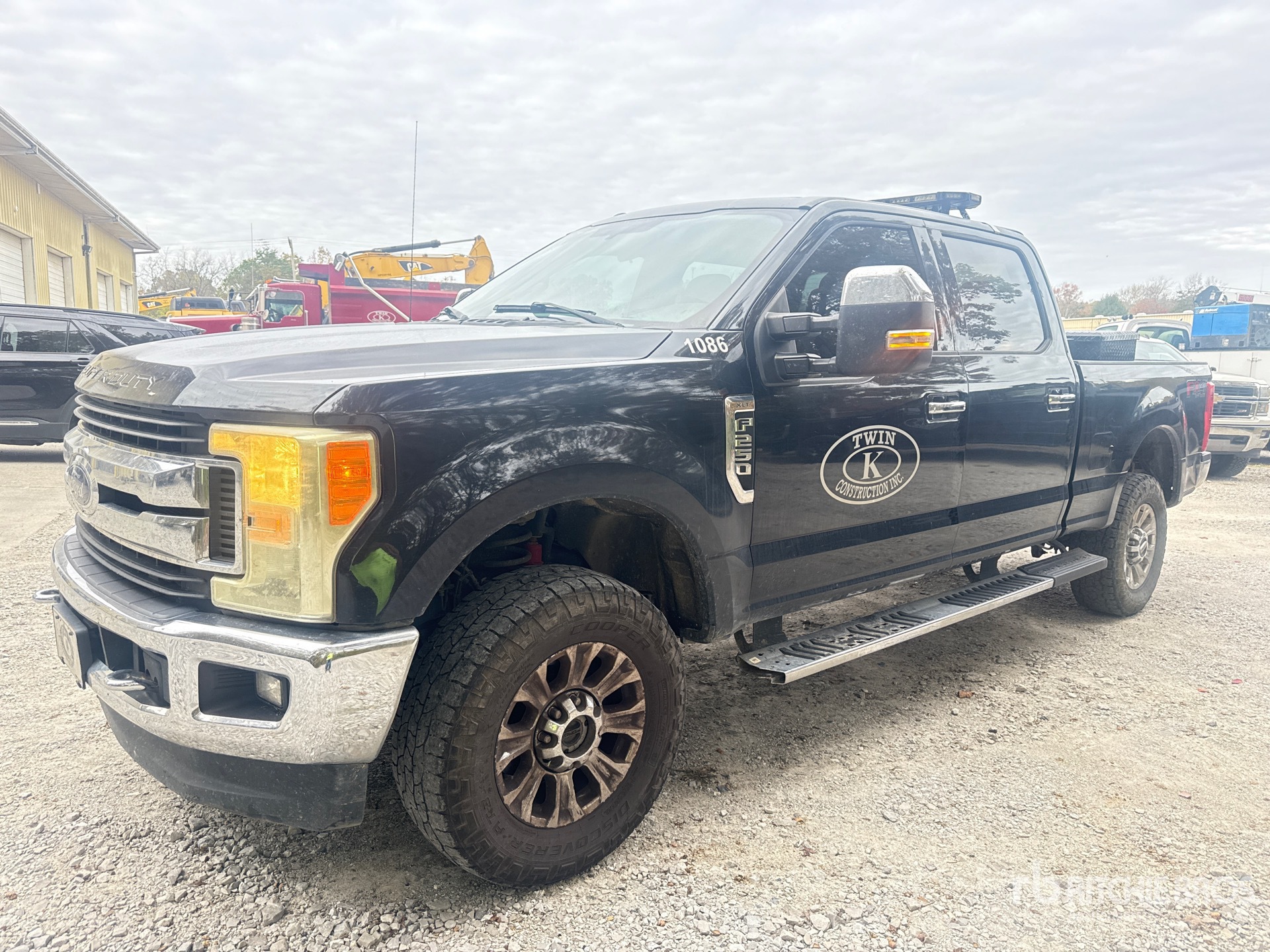 General Appearance with Featured Photo