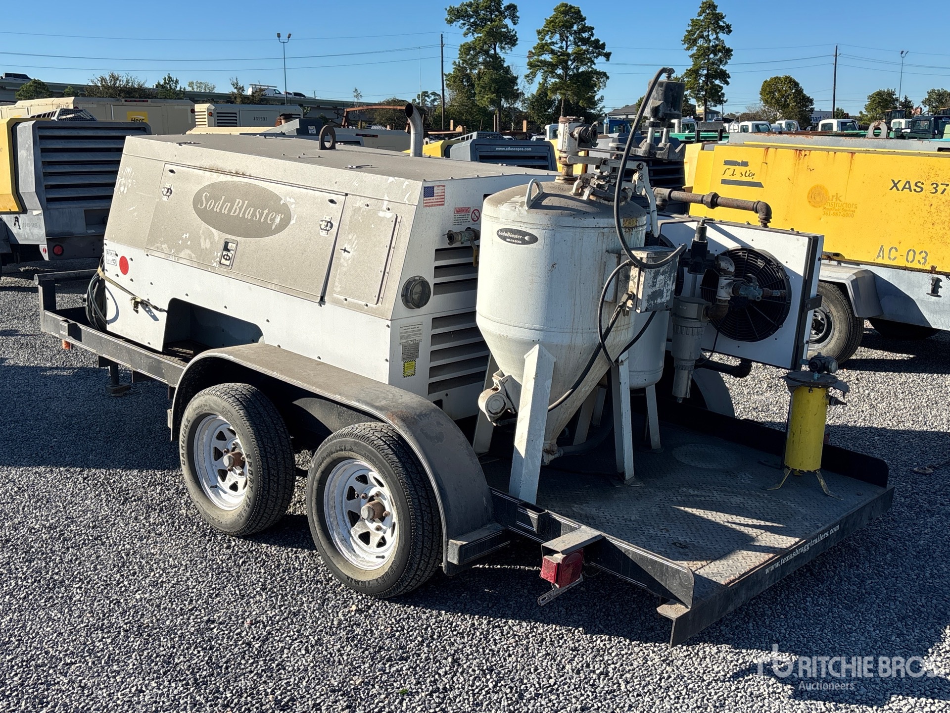 Aspect général with Image, coin arrière gauche