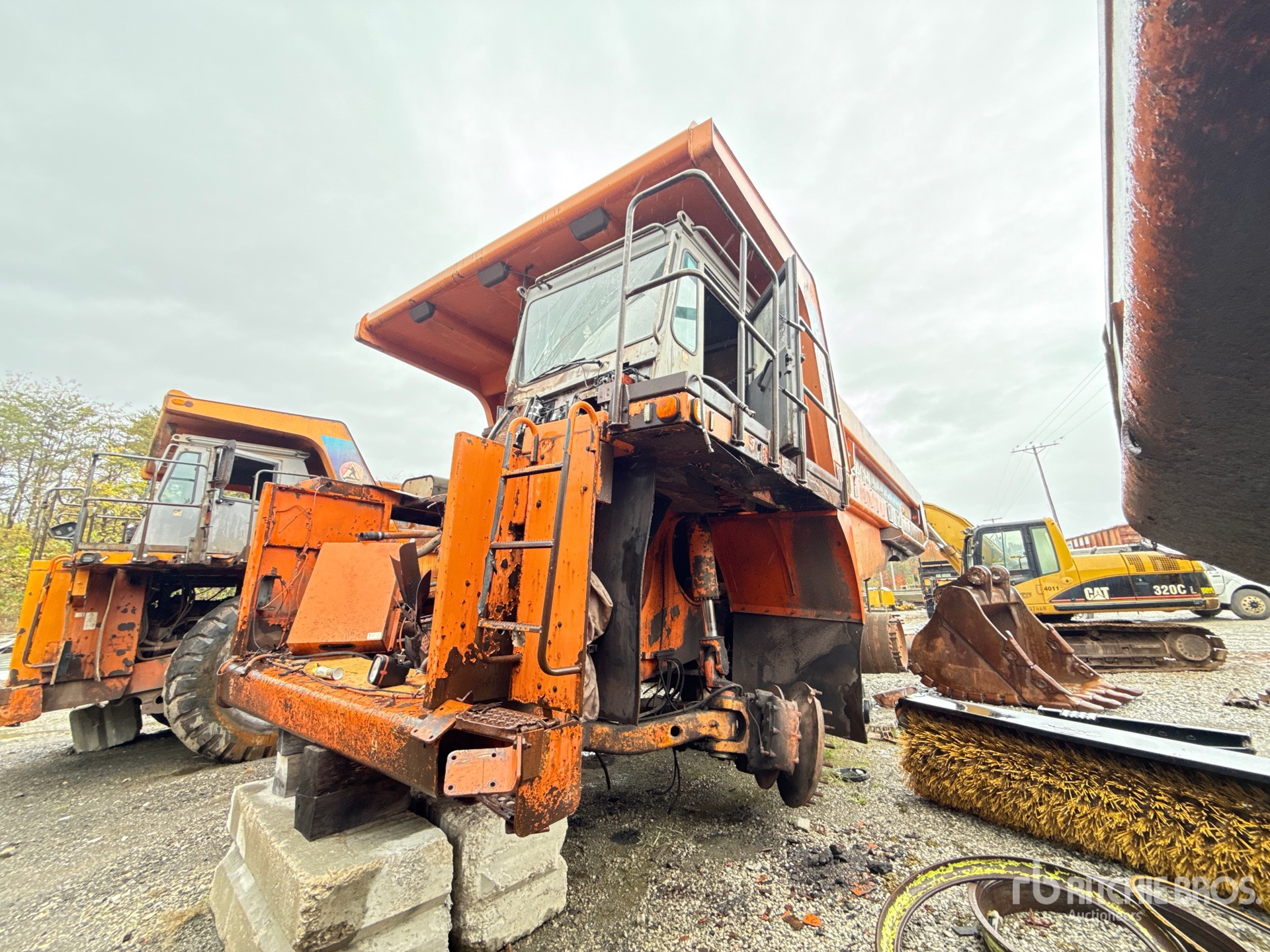 General Appearance with Featured Photo