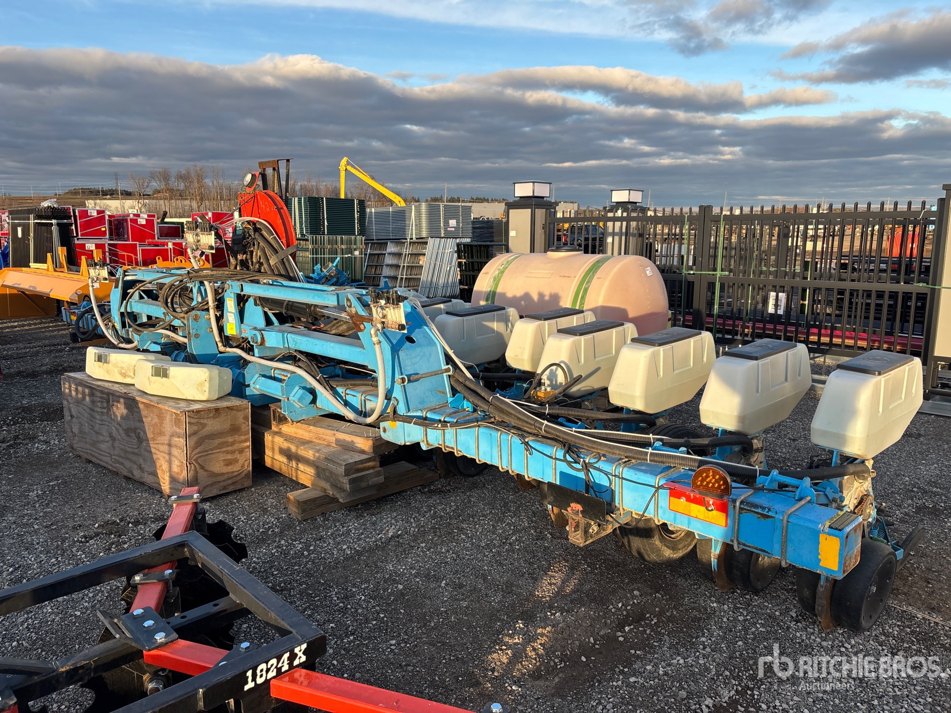 General Appearance with Foto, angolo anteriore sinistro