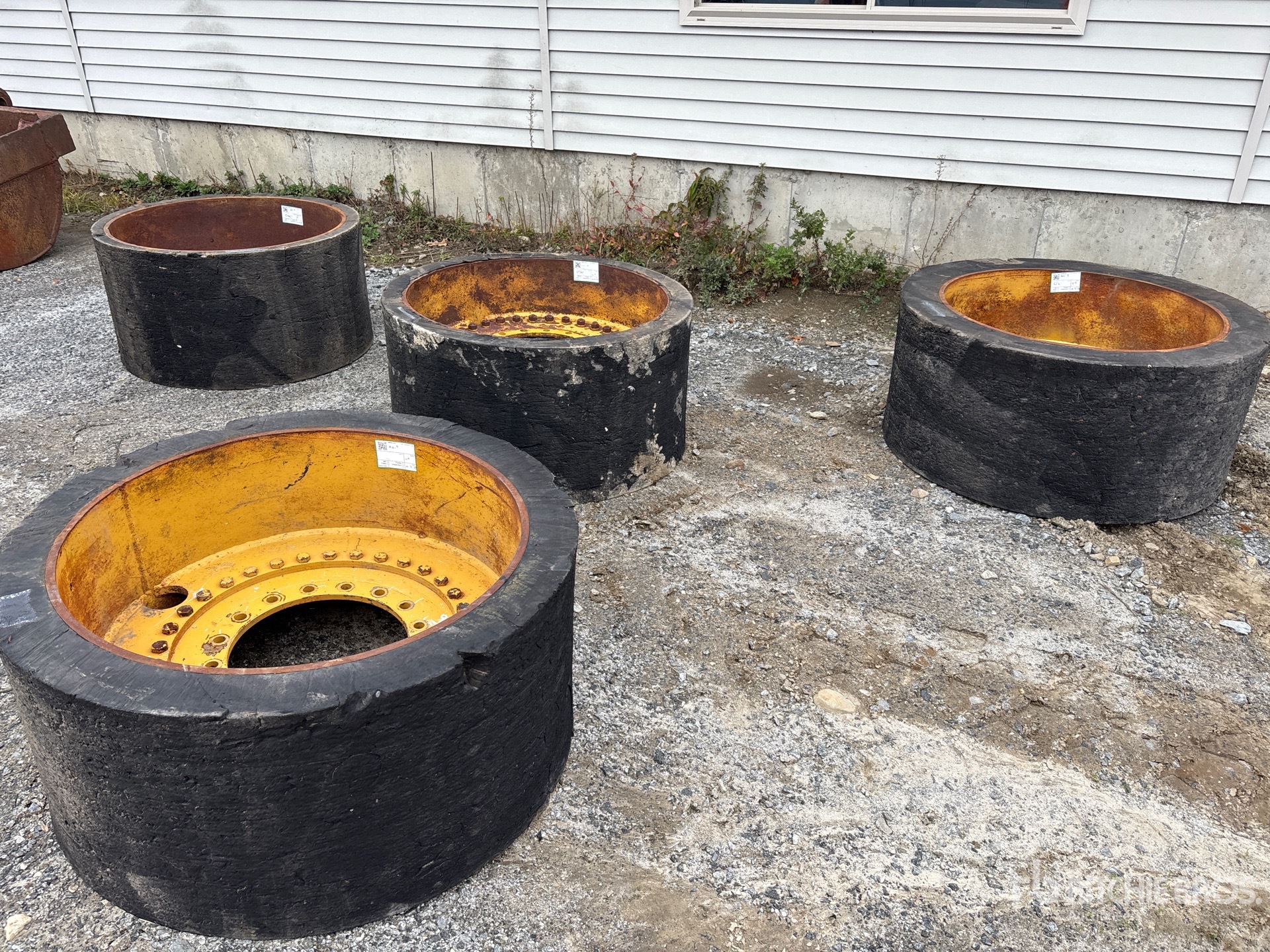 Aspect général with Image, coin avant gauche